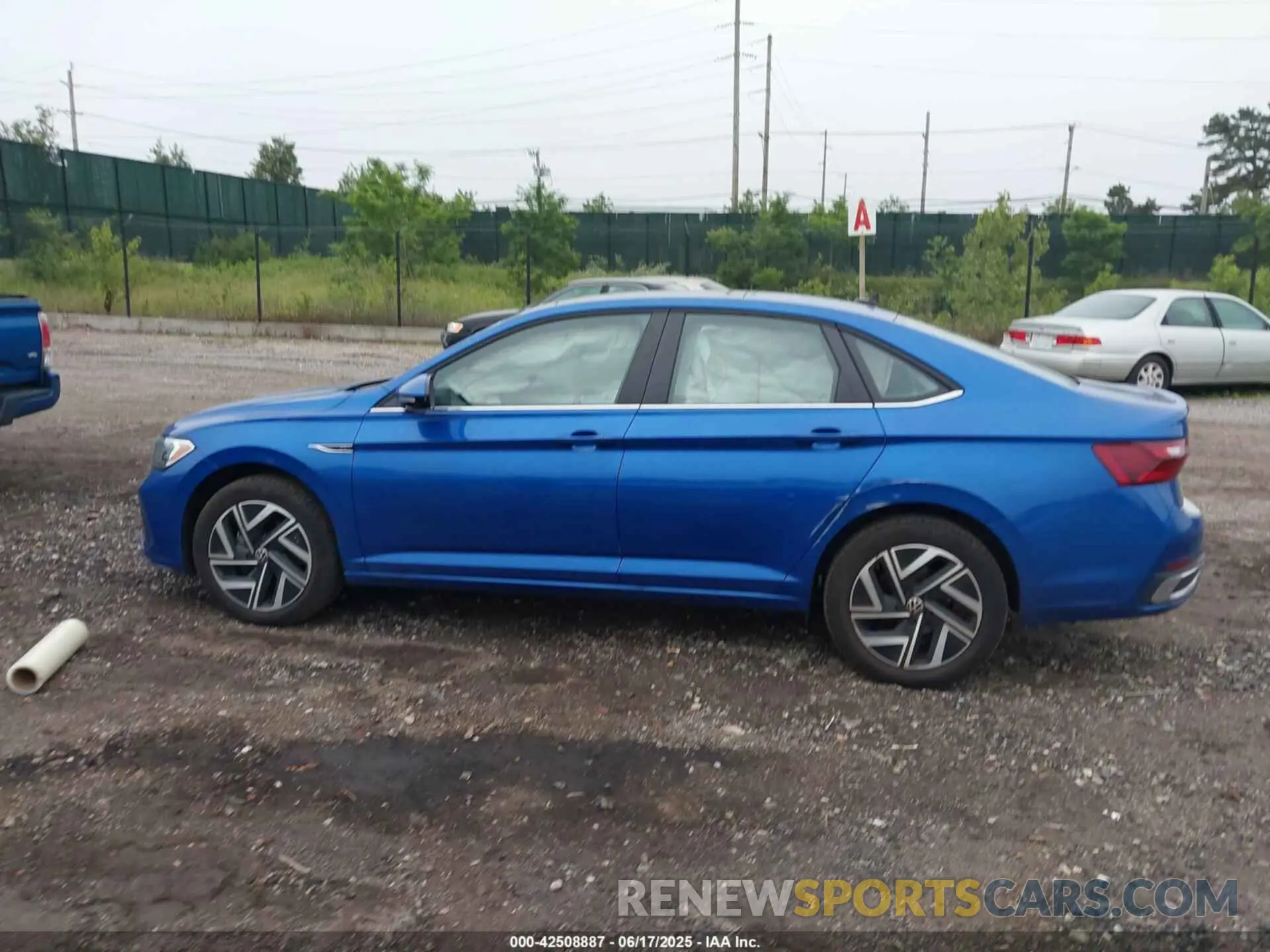 14 fotografías del automóvil dañado 3VWGM7BU7RM005389 VOLKSWAGEN JETTA 2024