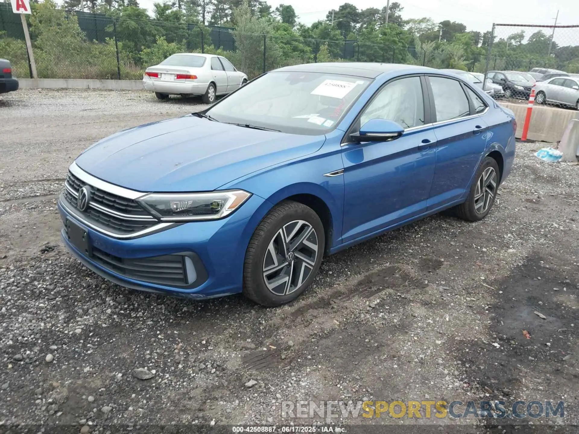 2 fotografías del automóvil dañado 3VWGM7BU7RM005389 VOLKSWAGEN JETTA 2024