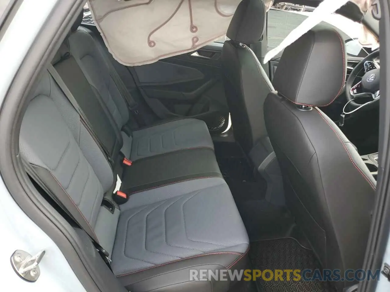 10 fotografías del automóvil dañado 3VW2T7BU1SM038911 VOLKSWAGEN JETTA 2025