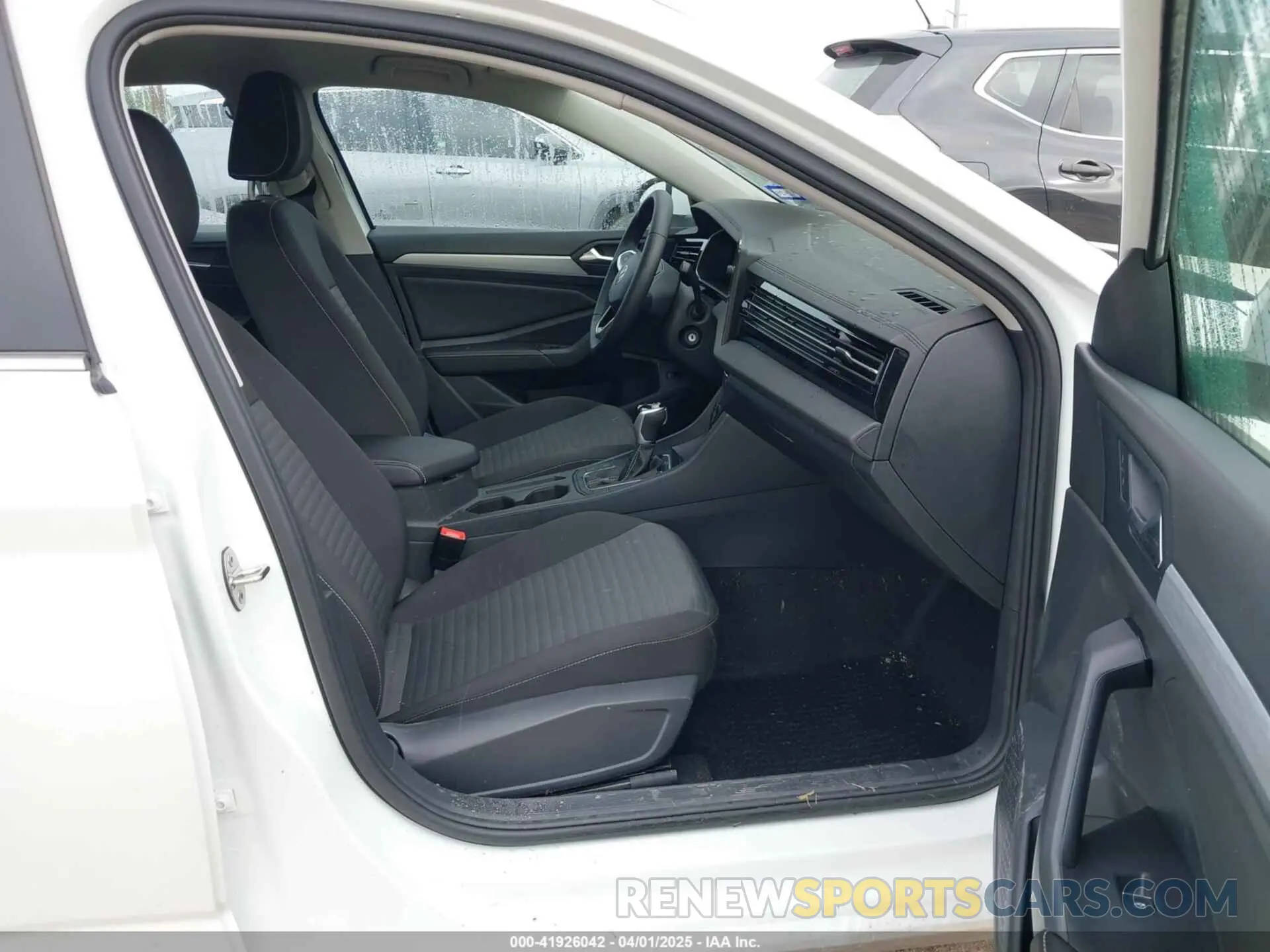 5 fotografías del automóvil dañado 3VW5X7BU1SM034200 VOLKSWAGEN JETTA 2025