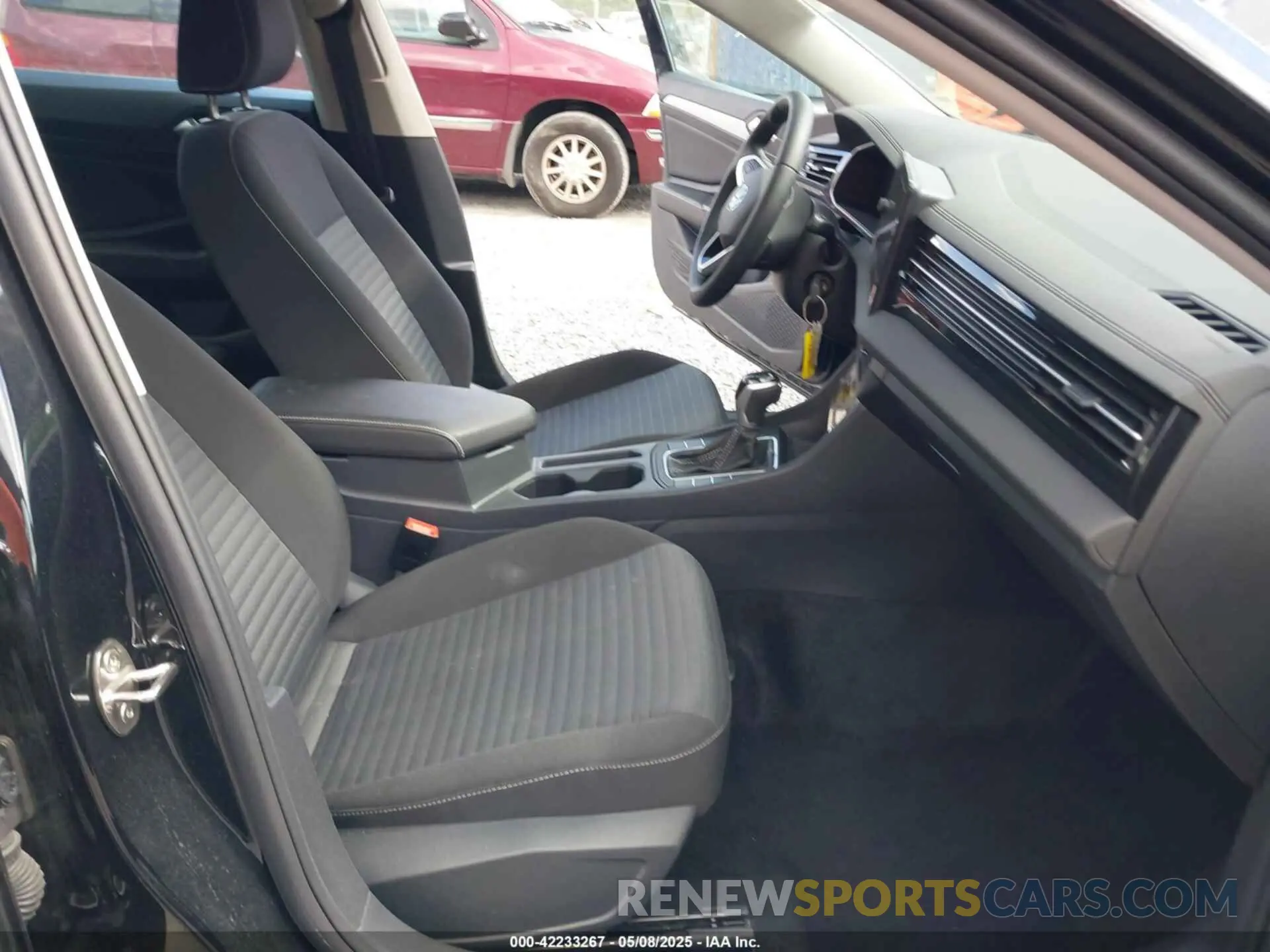 5 fotografías del automóvil dañado 3VW5X7BU2SM019320 VOLKSWAGEN JETTA 2025