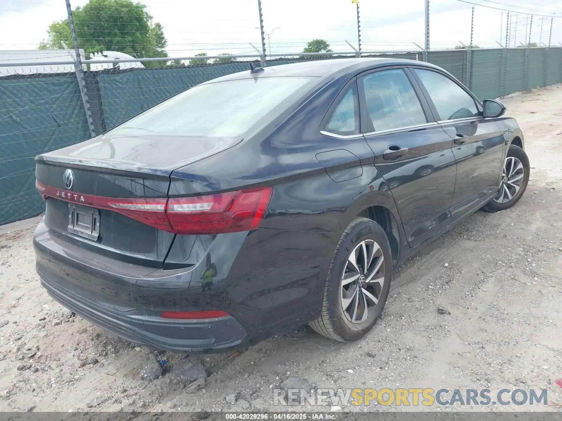 4 fotografías del automóvil dañado 3VW5X7BU4SM010568 VOLKSWAGEN JETTA 2025