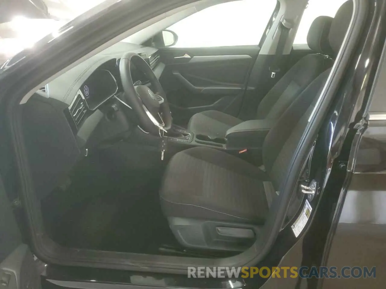 7 fotografías del automóvil dañado 3VW5X7BU4SM012658 VOLKSWAGEN JETTA 2025