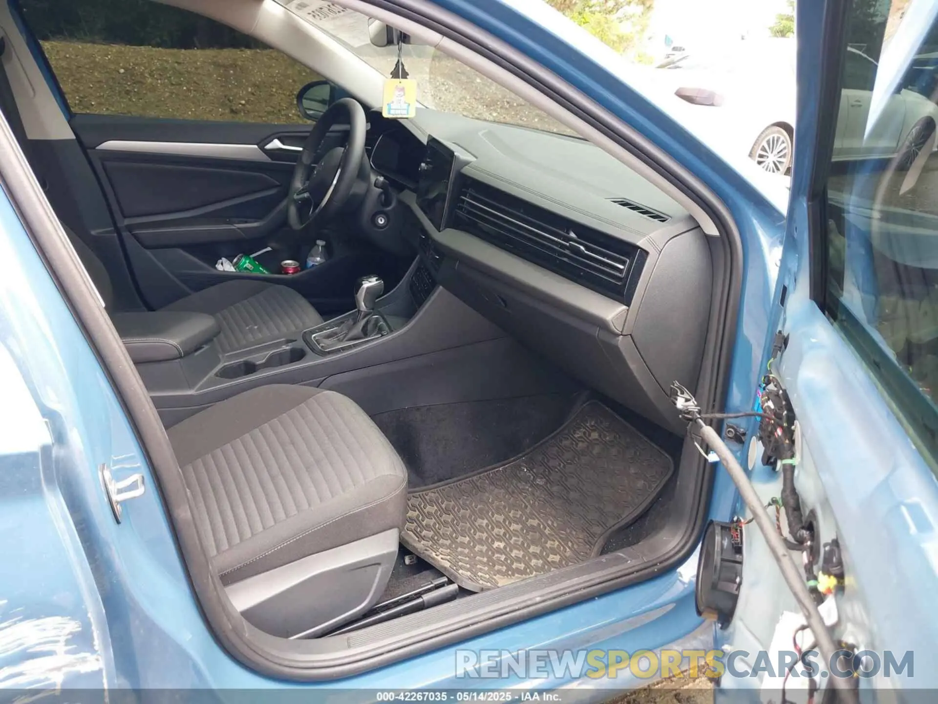 5 fotografías del automóvil dañado 3VW5X7BU4SM036684 VOLKSWAGEN JETTA 2025