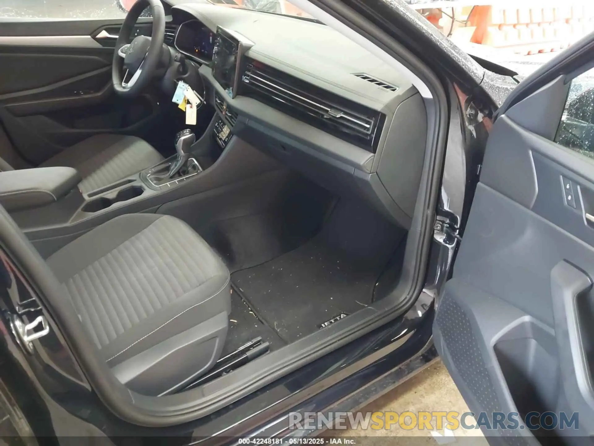 5 fotografías del automóvil dañado 3VW5X7BU5SM053199 VOLKSWAGEN JETTA 2025