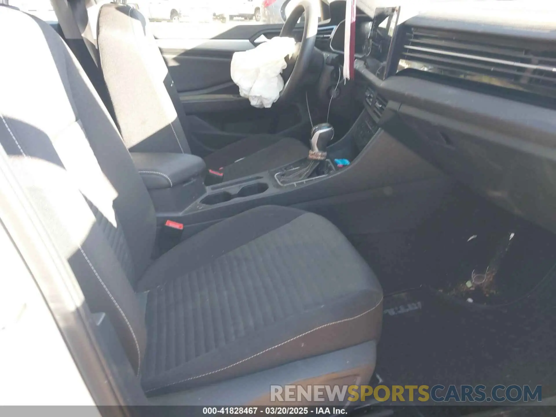 5 fotografías del automóvil dañado 3VW5X7BU9SM000828 VOLKSWAGEN JETTA 2025