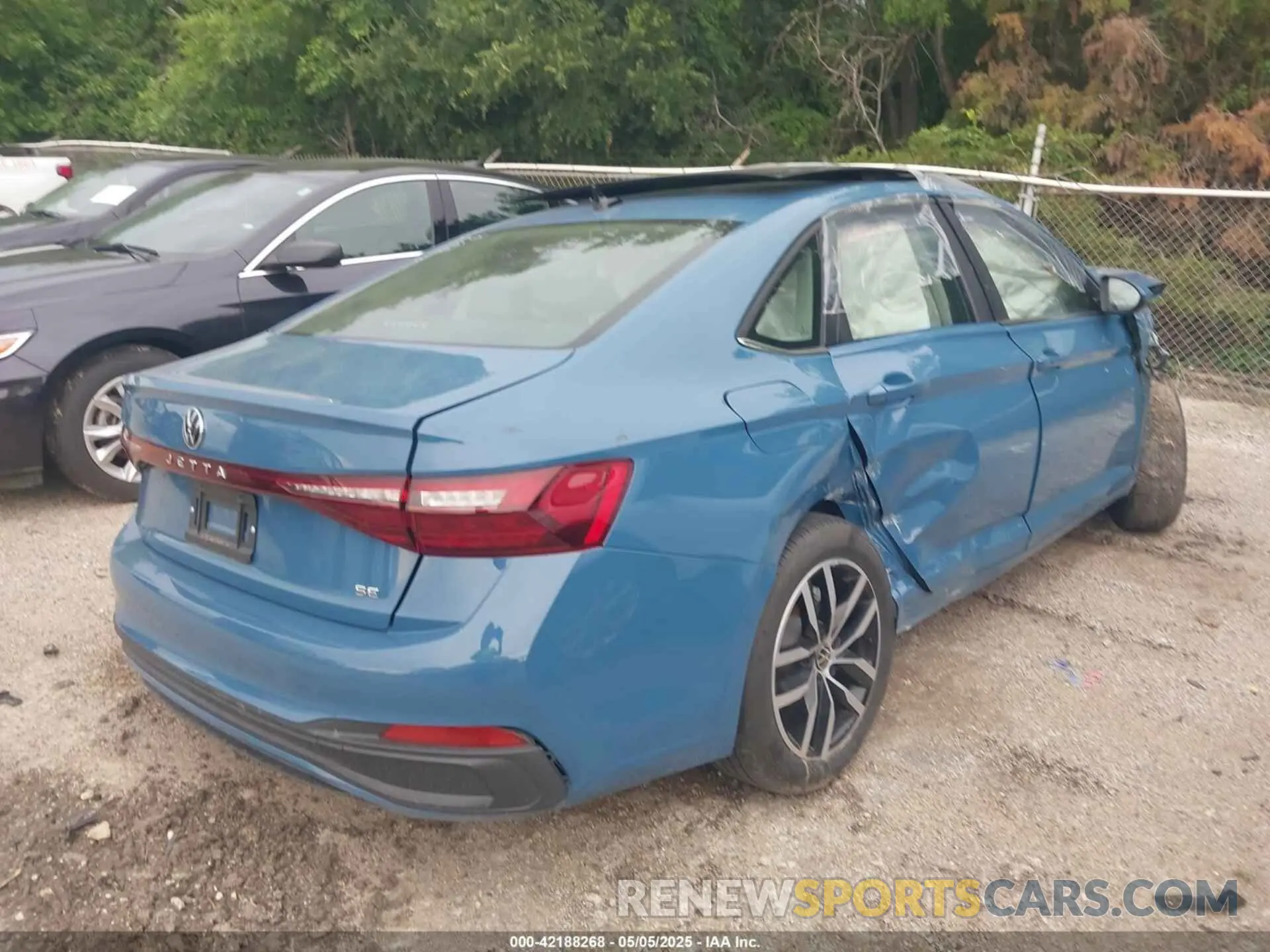 4 fotografías del automóvil dañado 3VW7X7BU0SM043351 VOLKSWAGEN JETTA 2025