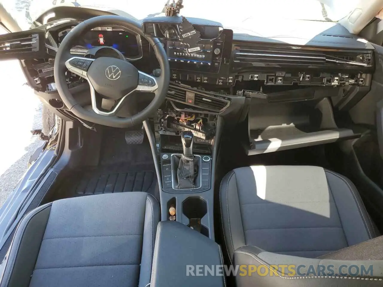 8 fotografías del automóvil dañado 3VW7X7BU0SM054981 VOLKSWAGEN JETTA 2025