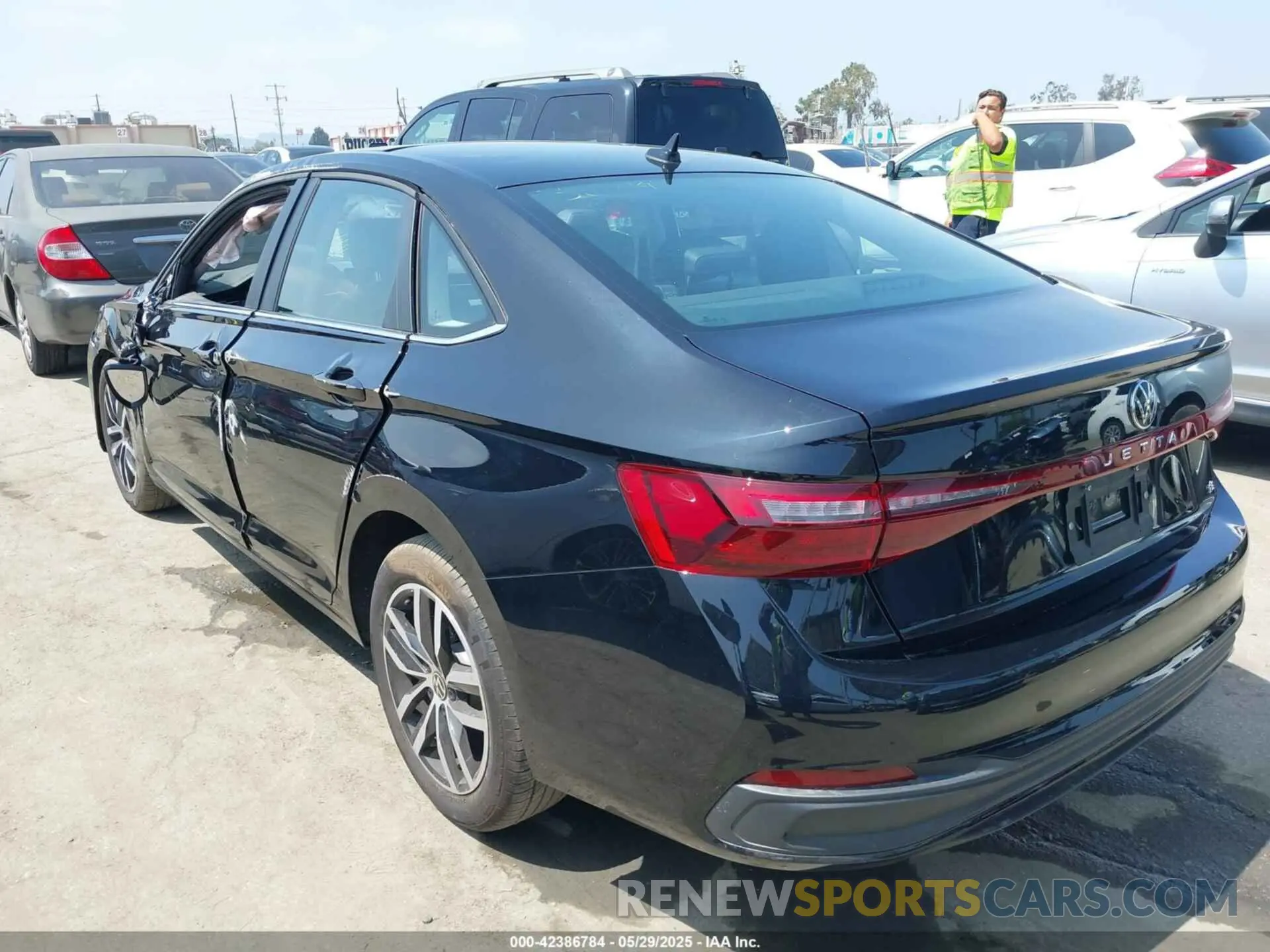 3 fotografías del automóvil dañado 3VW7X7BU1SM036375 VOLKSWAGEN JETTA 2025