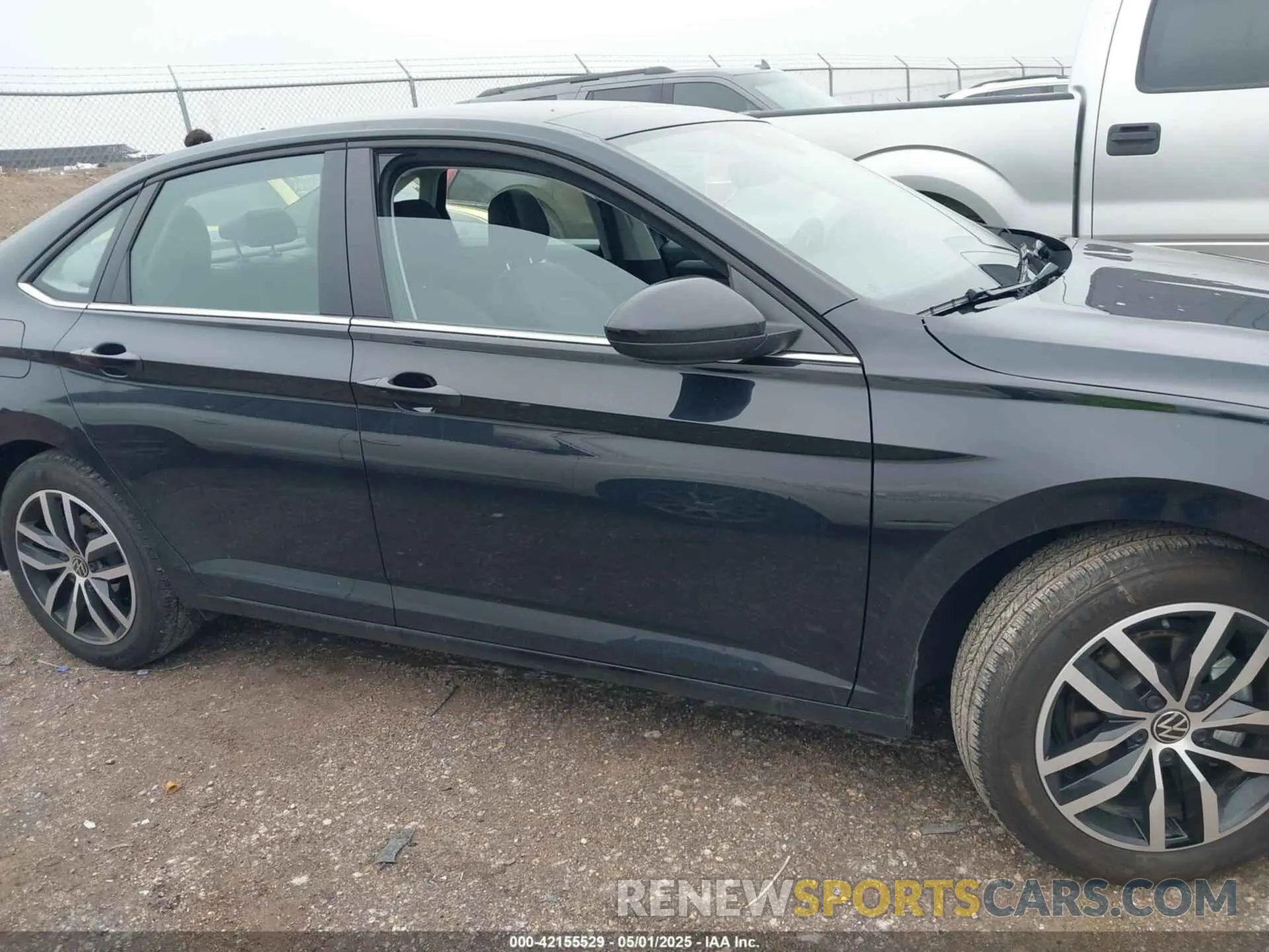 13 fotografías del automóvil dañado 3VW7X7BU2SM003952 VOLKSWAGEN JETTA 2025