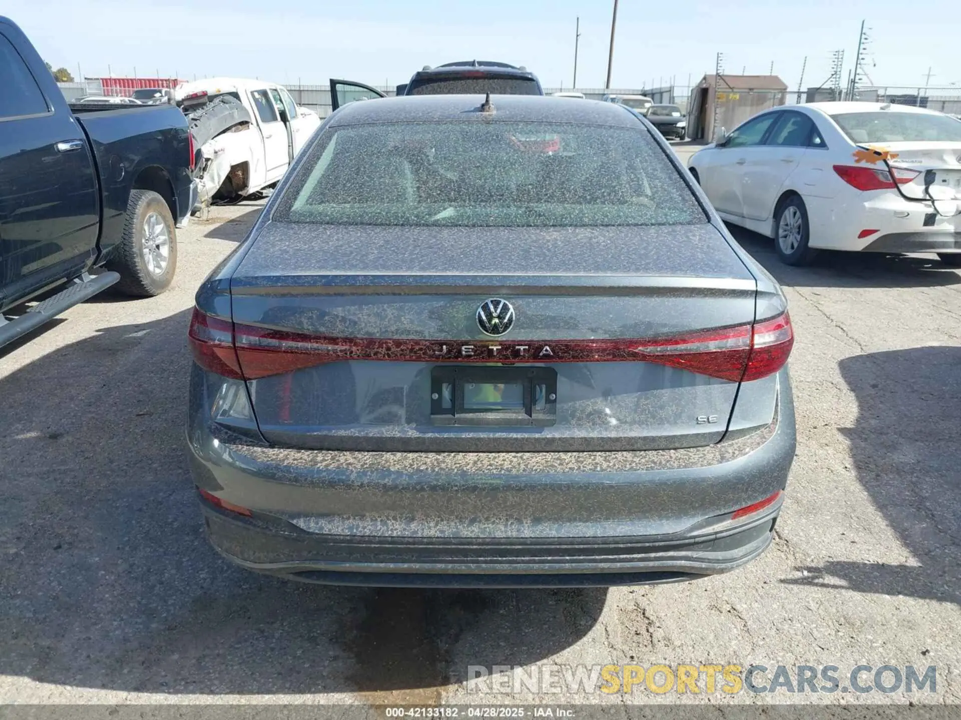 16 fotografías del automóvil dañado 3VW7X7BU2SM014207 VOLKSWAGEN JETTA 2025
