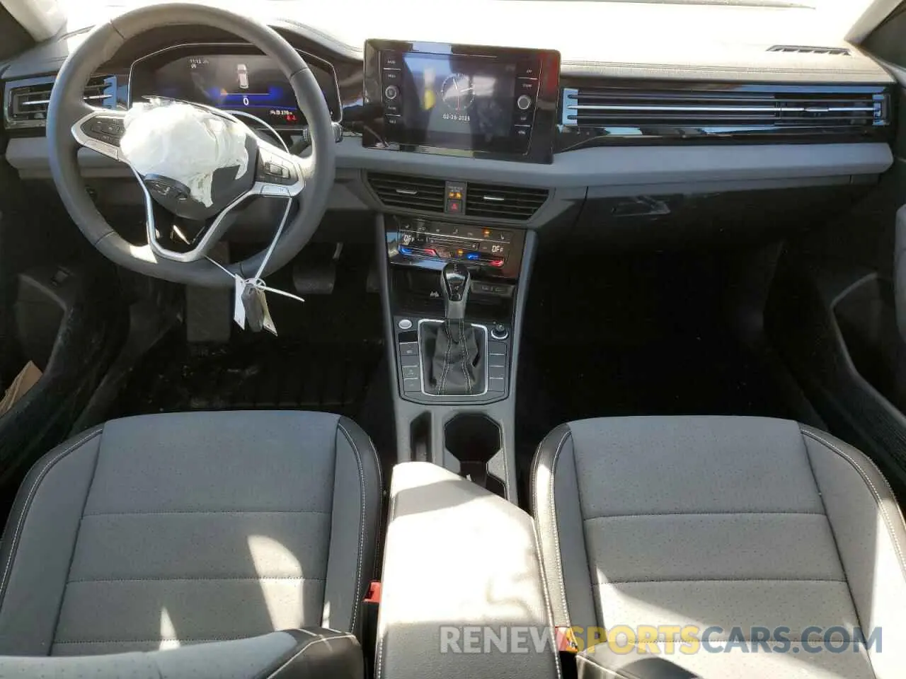 8 fotografías del automóvil dañado 3VW7X7BU4SM012541 VOLKSWAGEN JETTA 2025