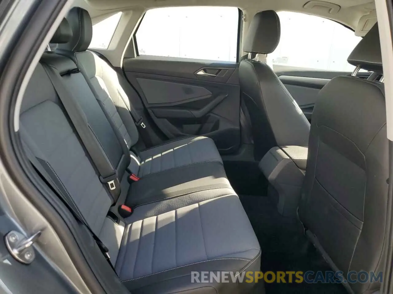 10 fotografías del automóvil dañado 3VW7X7BU4SM050478 VOLKSWAGEN JETTA 2025