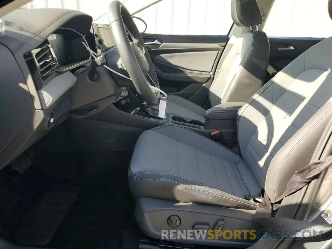 7 fotografías del automóvil dañado 3VW7X7BU4SM050478 VOLKSWAGEN JETTA 2025