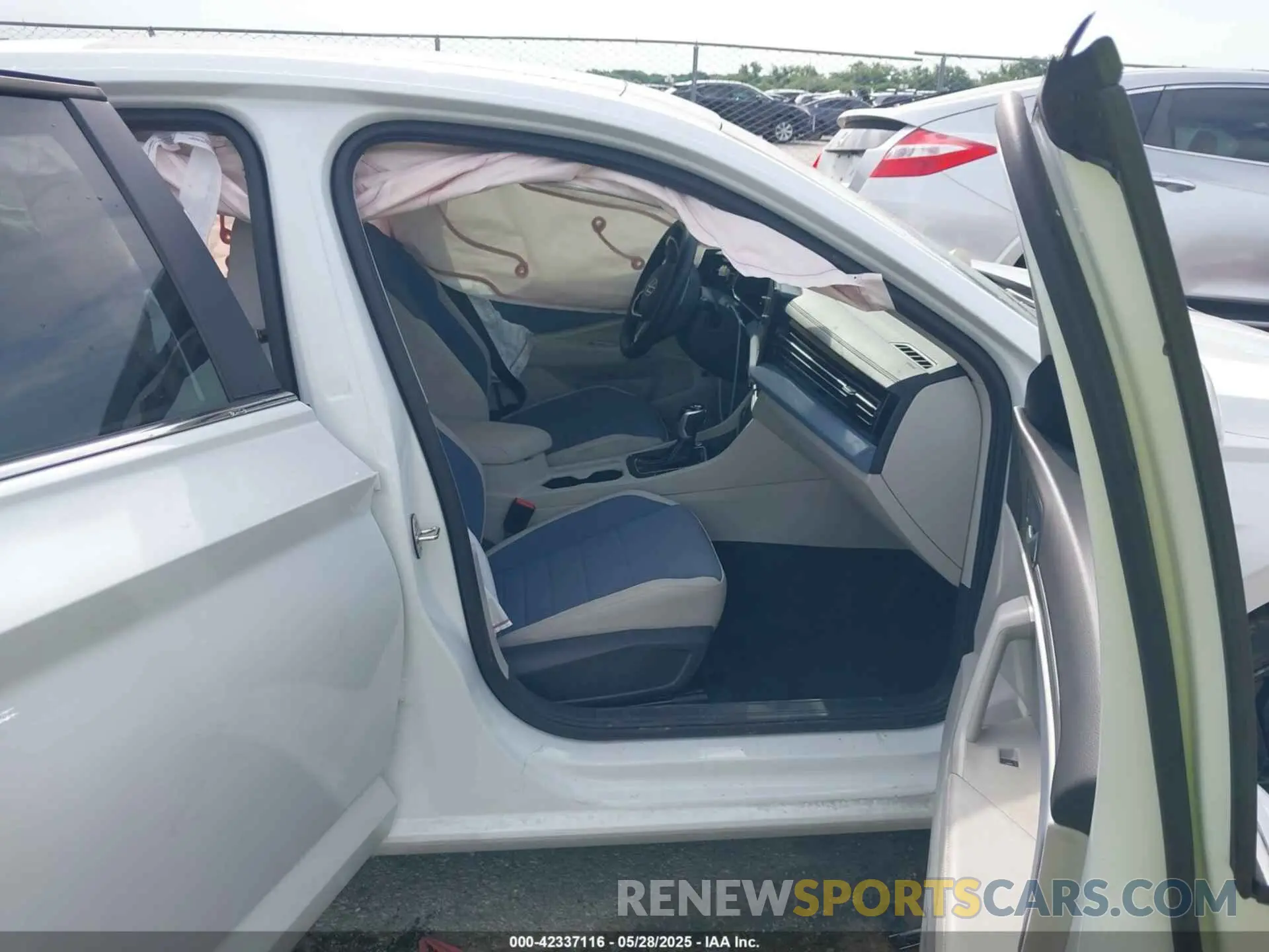 5 fotografías del automóvil dañado 3VW7X7BU5SM015416 VOLKSWAGEN JETTA 2025