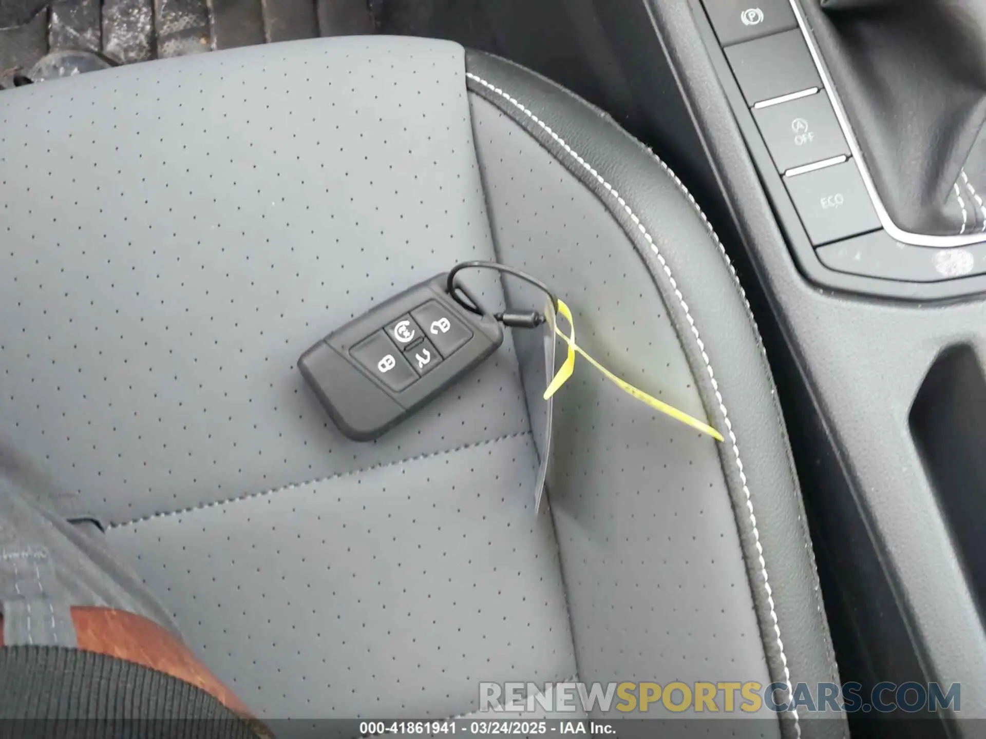 11 fotografías del automóvil dañado 3VW7X7BU5SM029526 VOLKSWAGEN JETTA 2025
