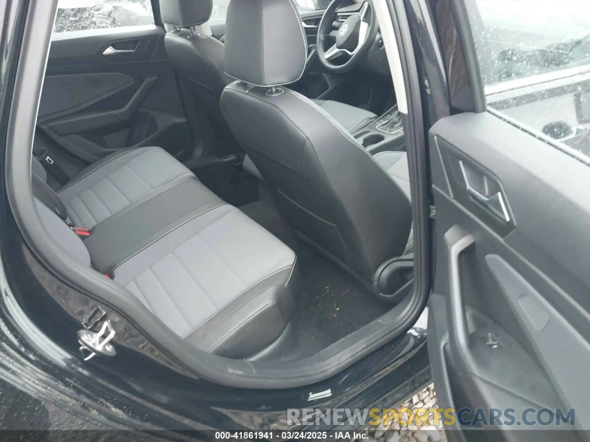 8 fotografías del automóvil dañado 3VW7X7BU5SM029526 VOLKSWAGEN JETTA 2025