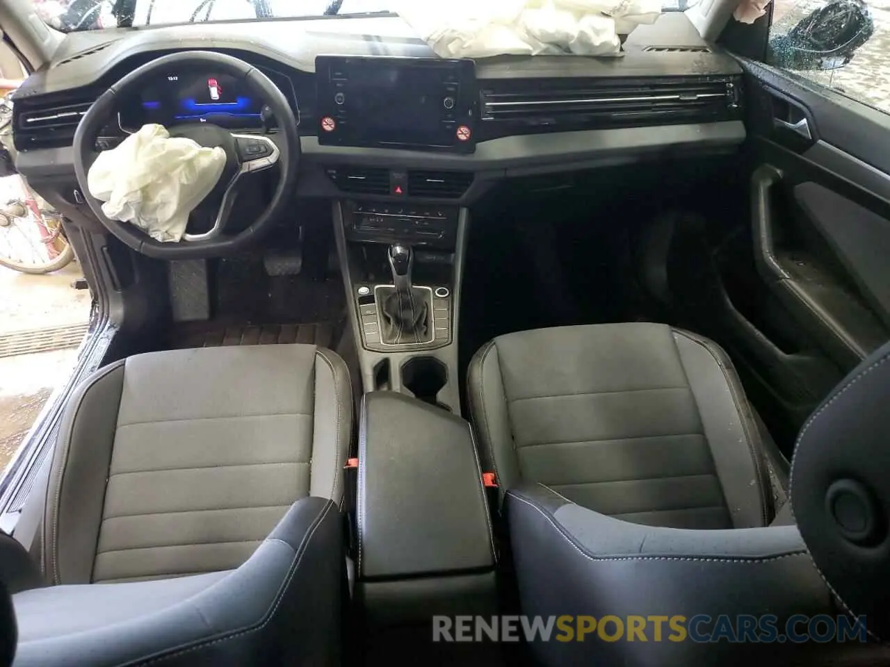 8 fotografías del automóvil dañado 3VW7X7BU5SM042938 VOLKSWAGEN JETTA 2025
