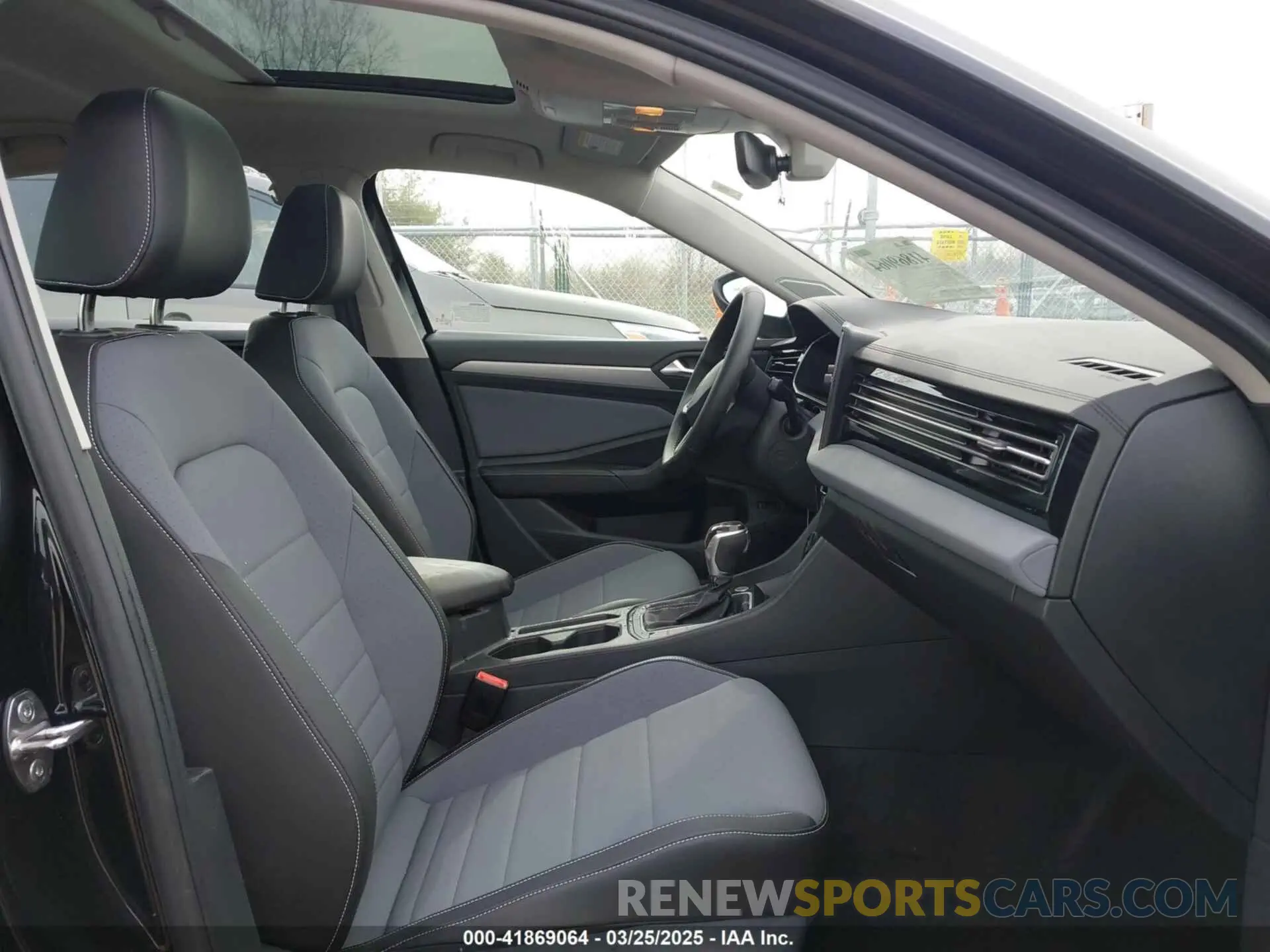 5 fotografías del automóvil dañado 3VW7X7BU6SM032015 VOLKSWAGEN JETTA 2025