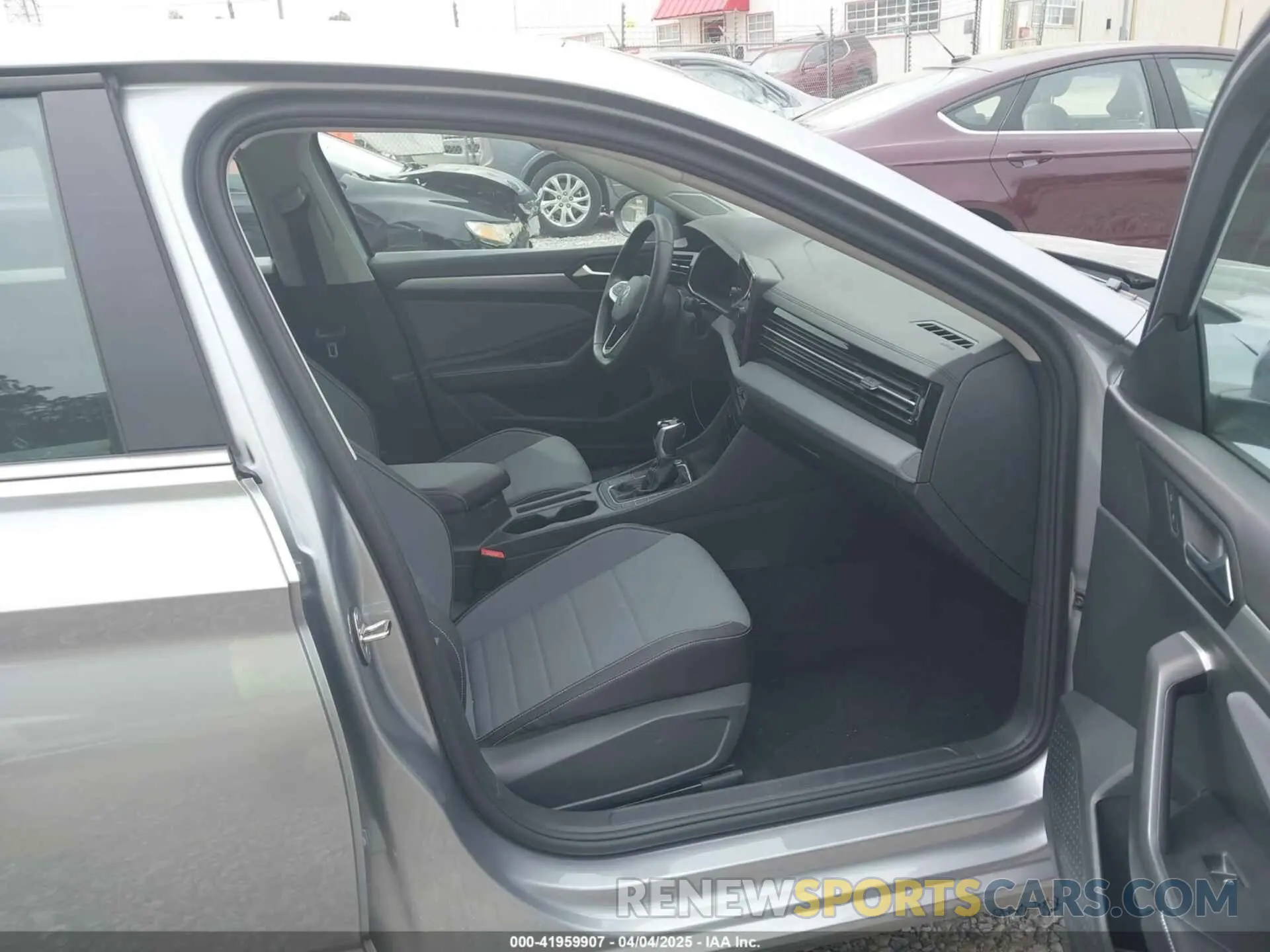5 fotografías del automóvil dañado 3VW7X7BU9SM014480 VOLKSWAGEN JETTA 2025