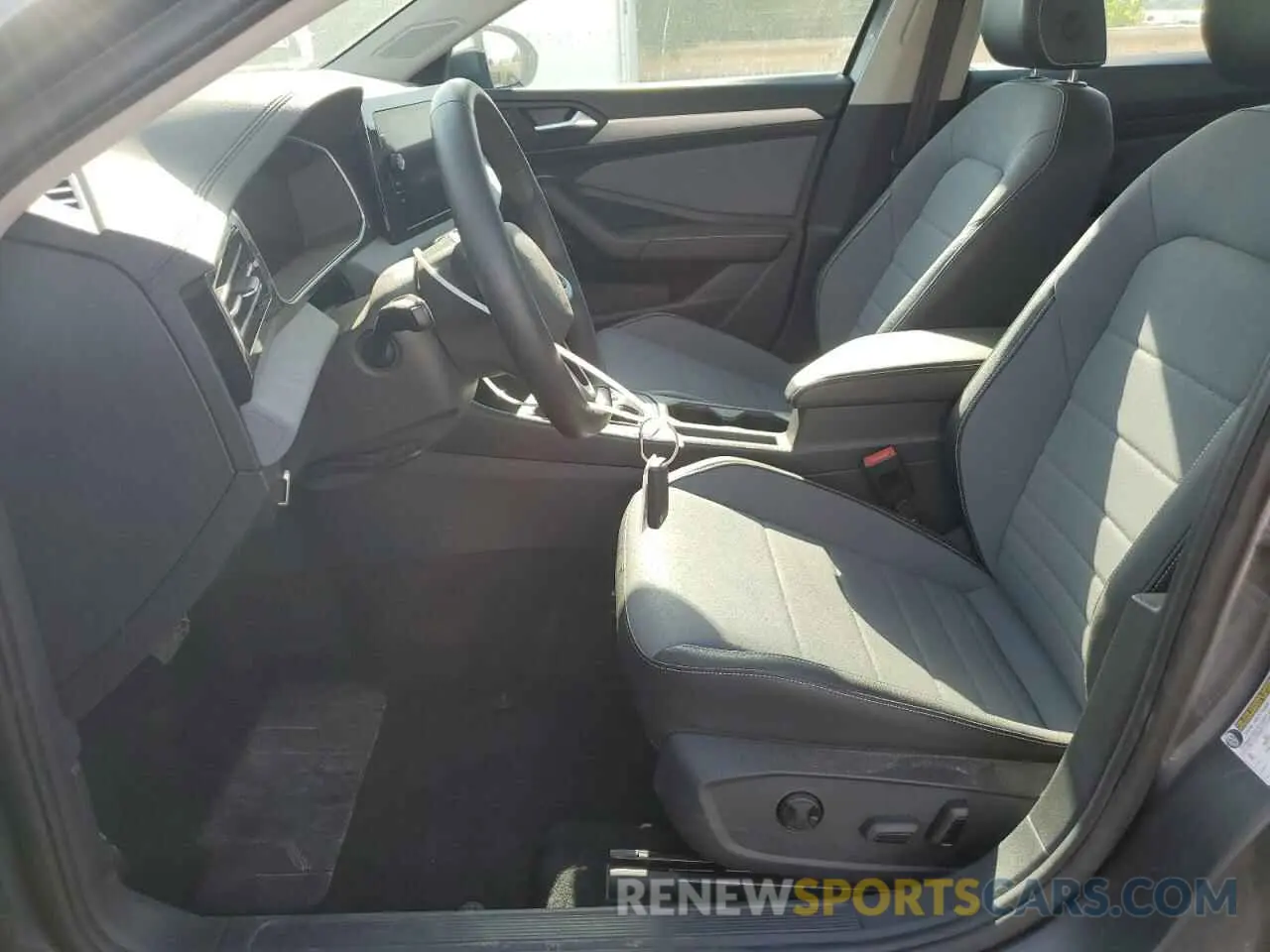 7 fotografías del automóvil dañado 3VW7X7BUXSM014097 VOLKSWAGEN JETTA 2025