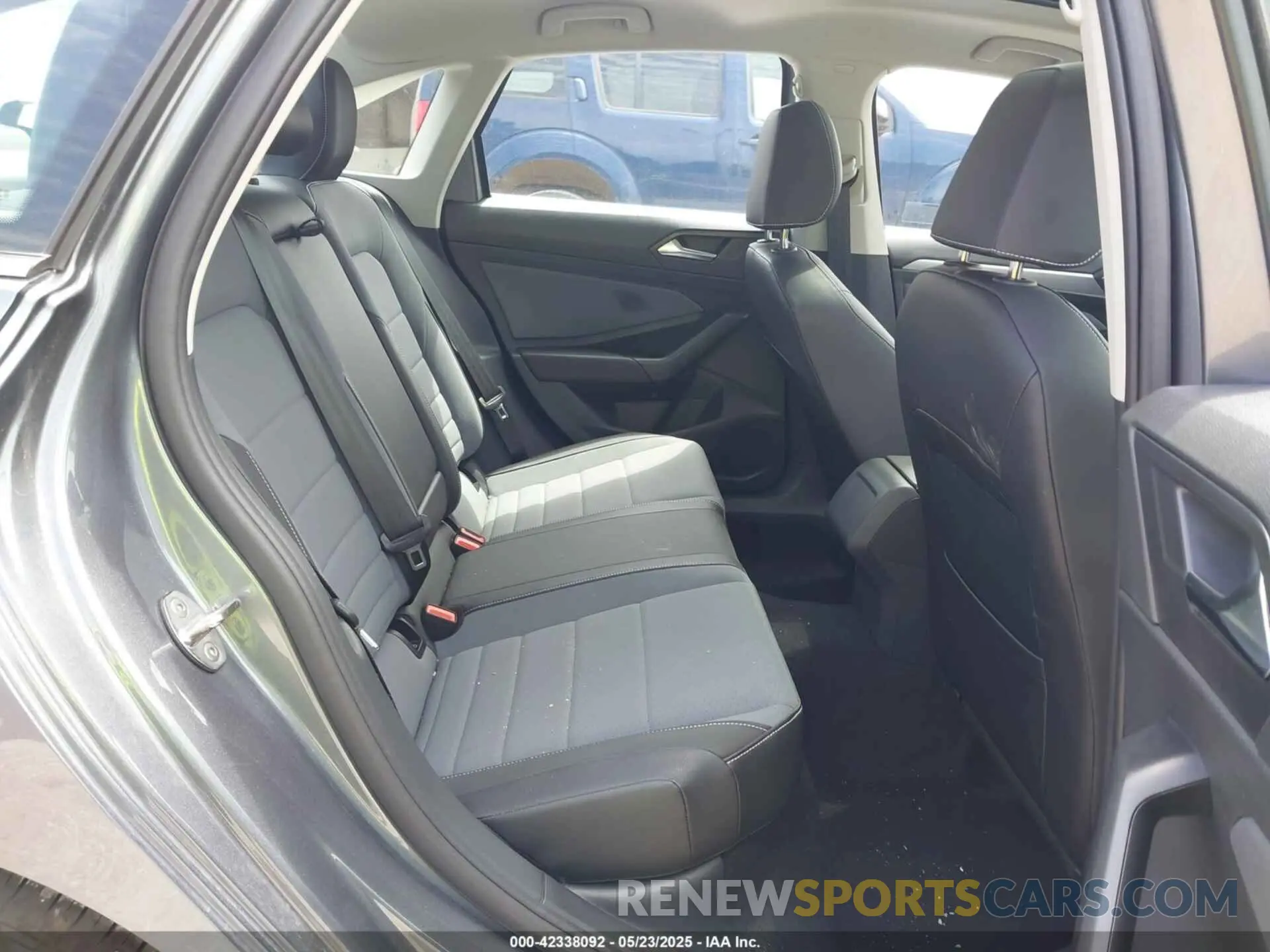 8 fotografías del automóvil dañado 3VW7X7BUXSM029960 VOLKSWAGEN JETTA 2025