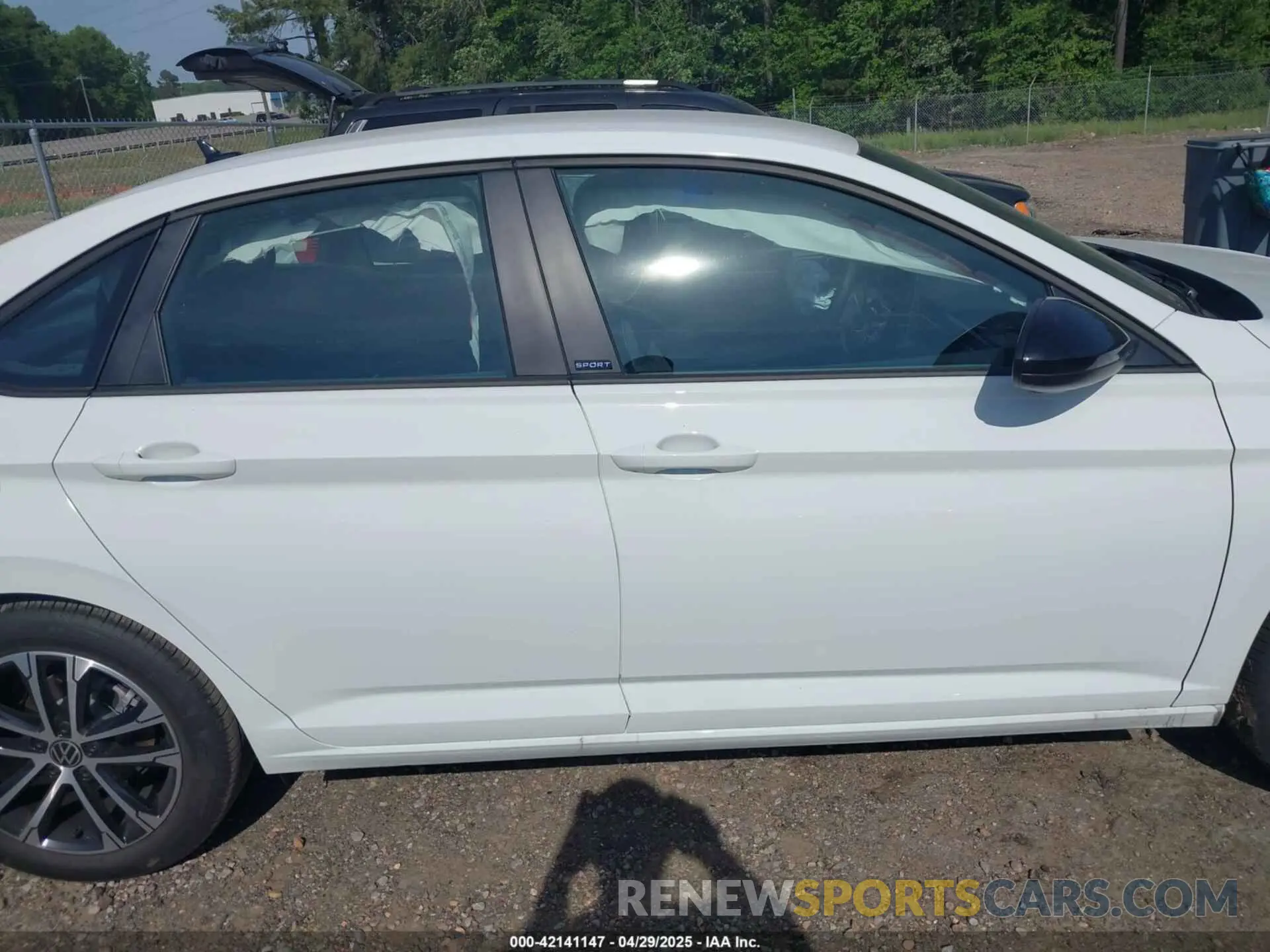 13 fotografías del automóvil dañado 3VWBX7BU1SM066003 VOLKSWAGEN JETTA 2025