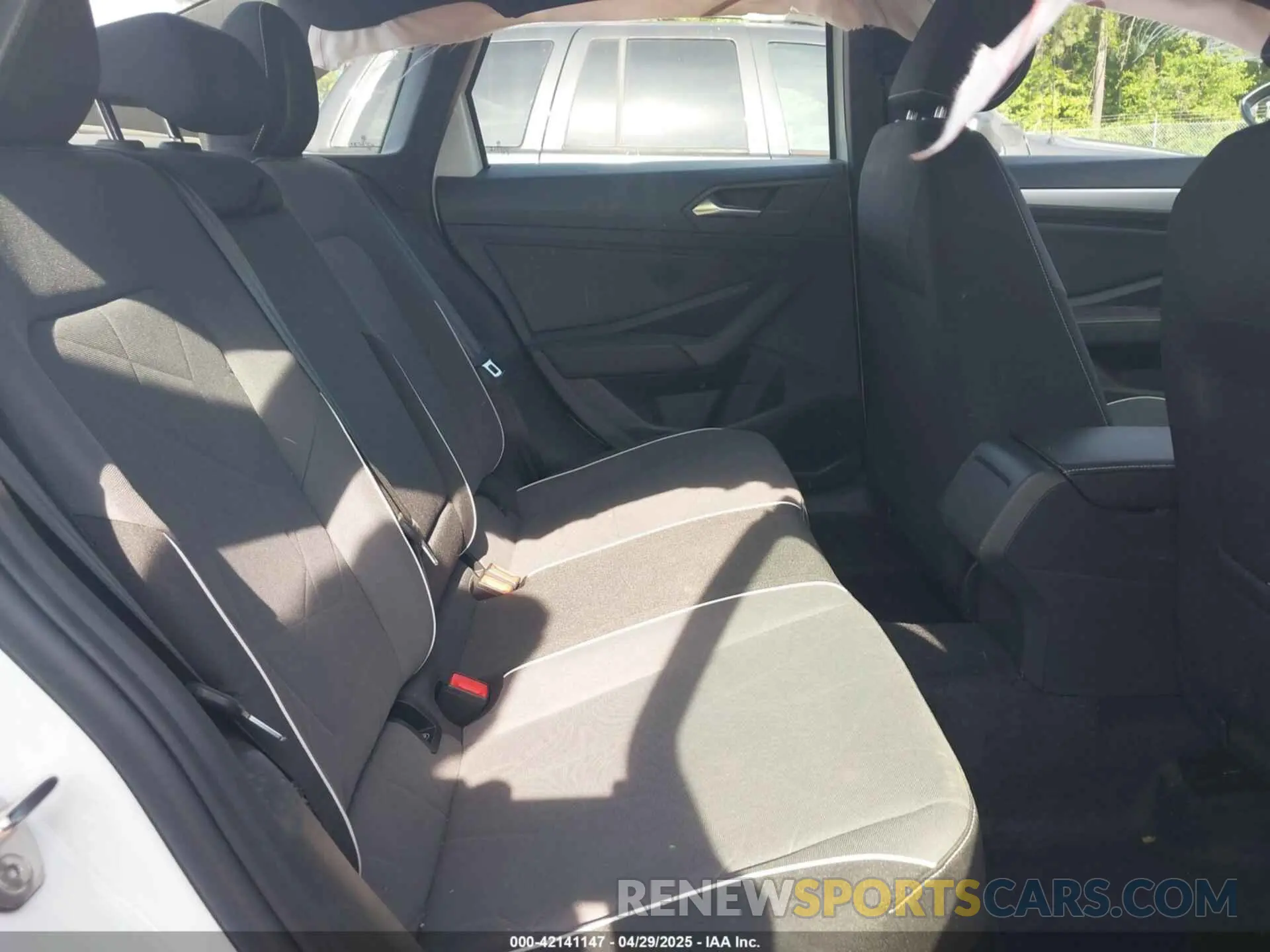 8 fotografías del automóvil dañado 3VWBX7BU1SM066003 VOLKSWAGEN JETTA 2025