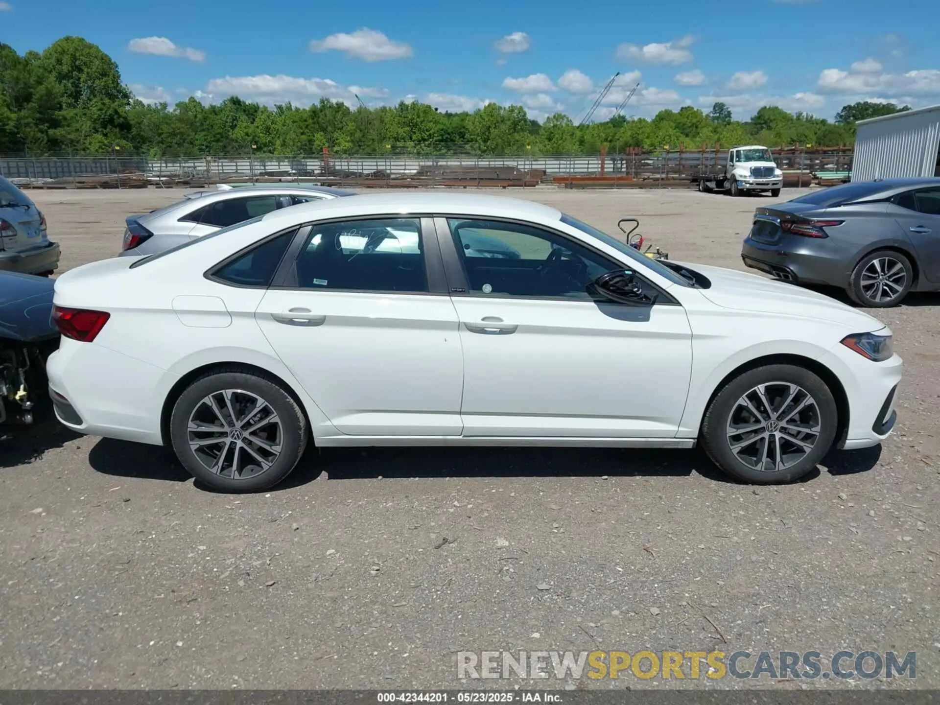 13 fotografías del automóvil dañado 3VWBX7BU5SM044702 VOLKSWAGEN JETTA 2025