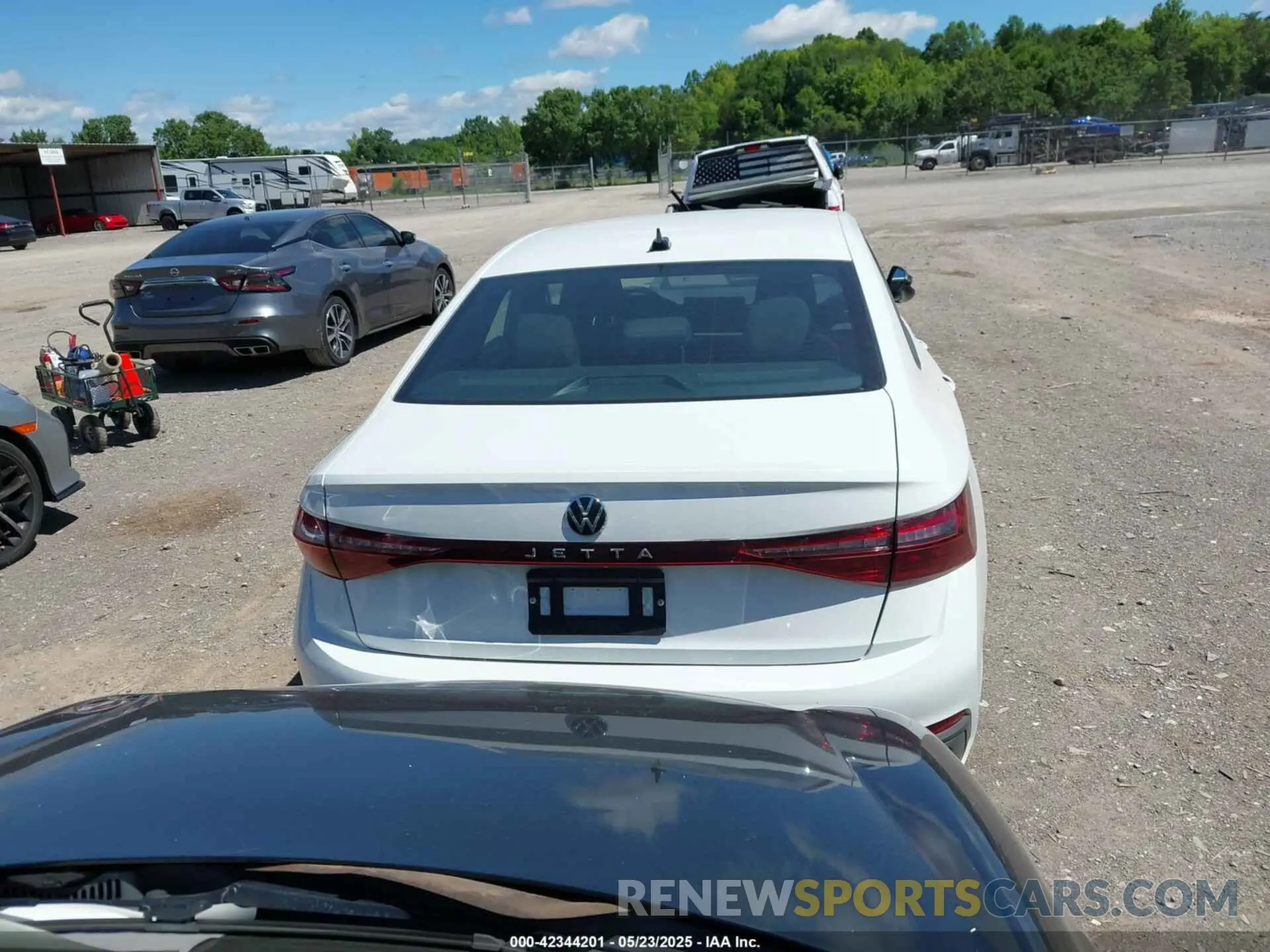 16 fotografías del automóvil dañado 3VWBX7BU5SM044702 VOLKSWAGEN JETTA 2025