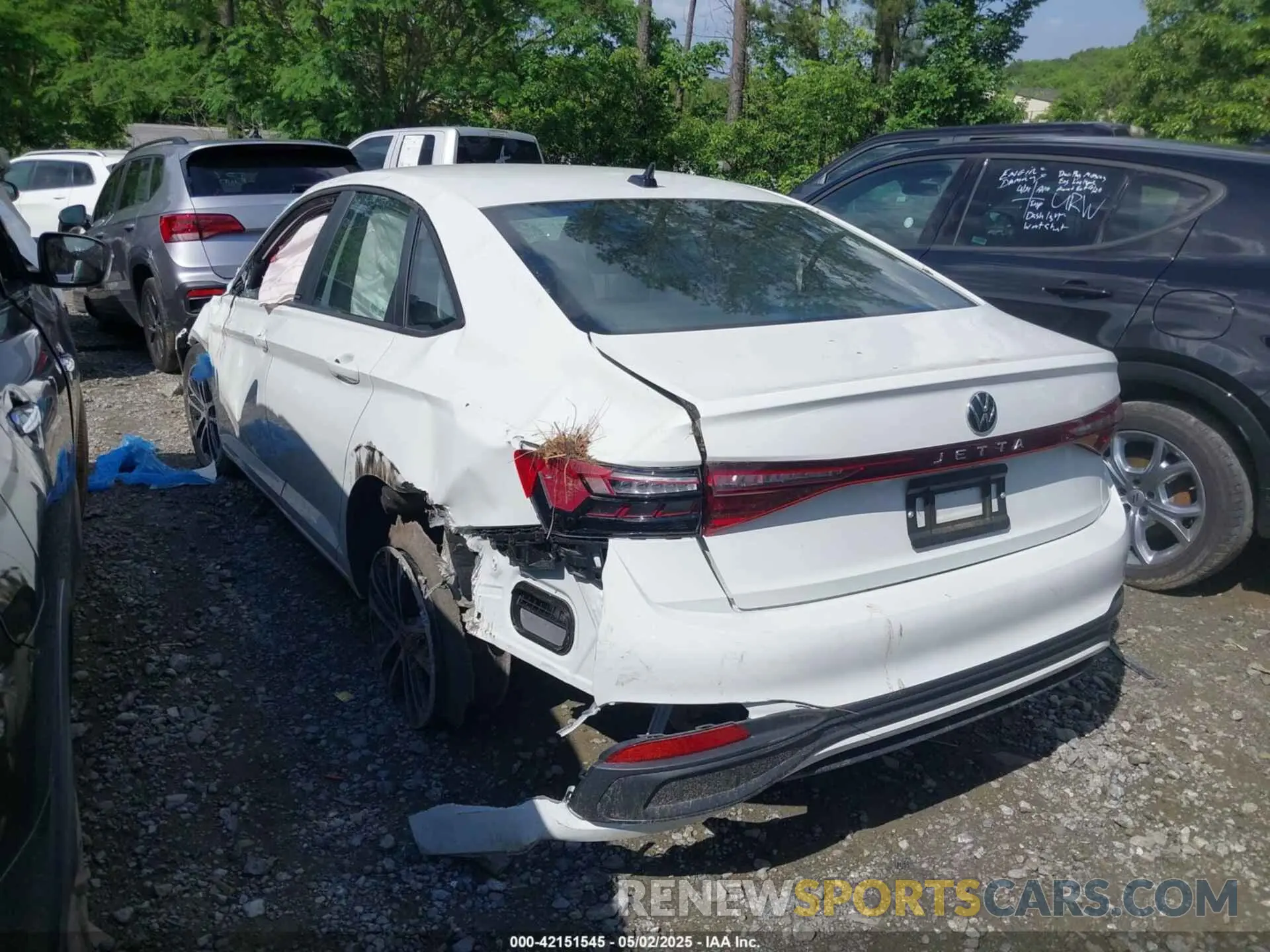 3 fotografías del automóvil dañado 3VWBX7BUXSM048308 VOLKSWAGEN JETTA 2025
