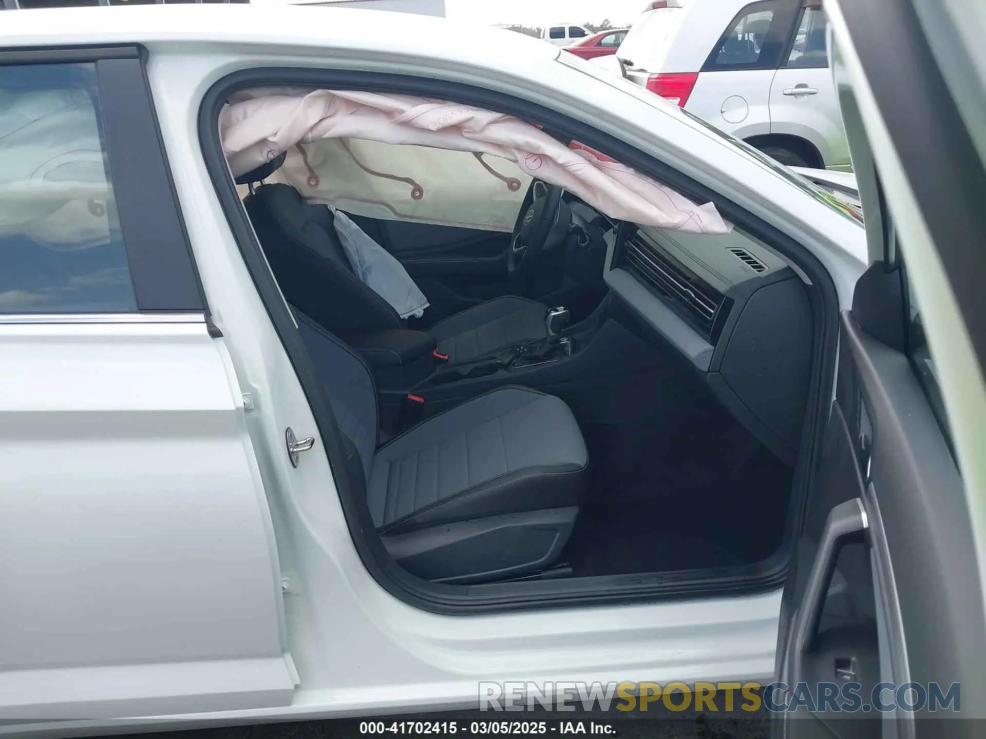 5 fotografías del automóvil dañado 3VWEX7BUXSM043204 VOLKSWAGEN JETTA 2025