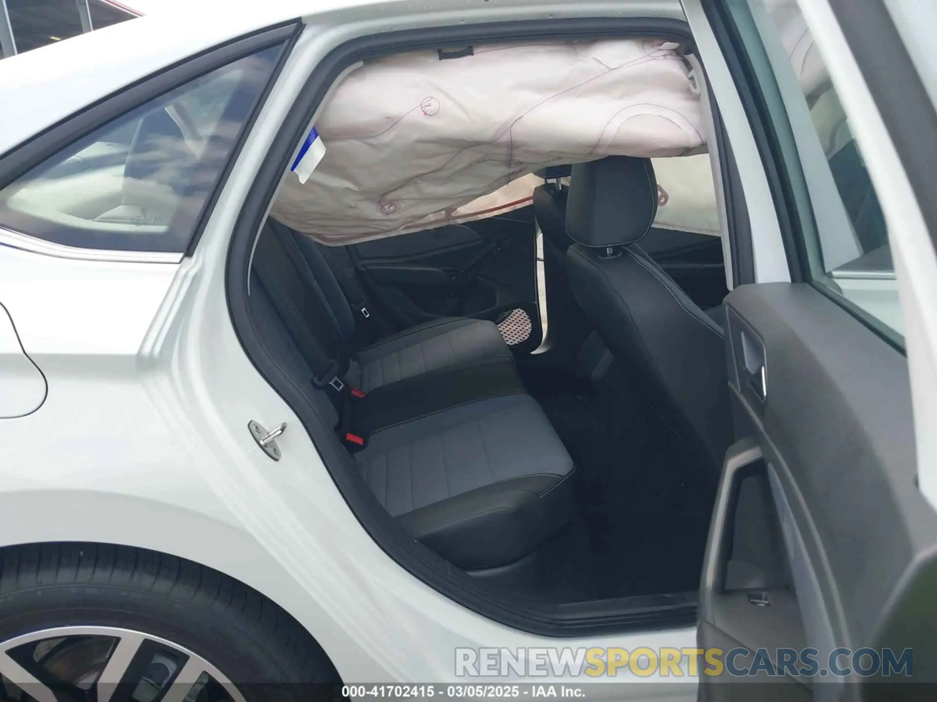 8 fotografías del automóvil dañado 3VWEX7BUXSM043204 VOLKSWAGEN JETTA 2025