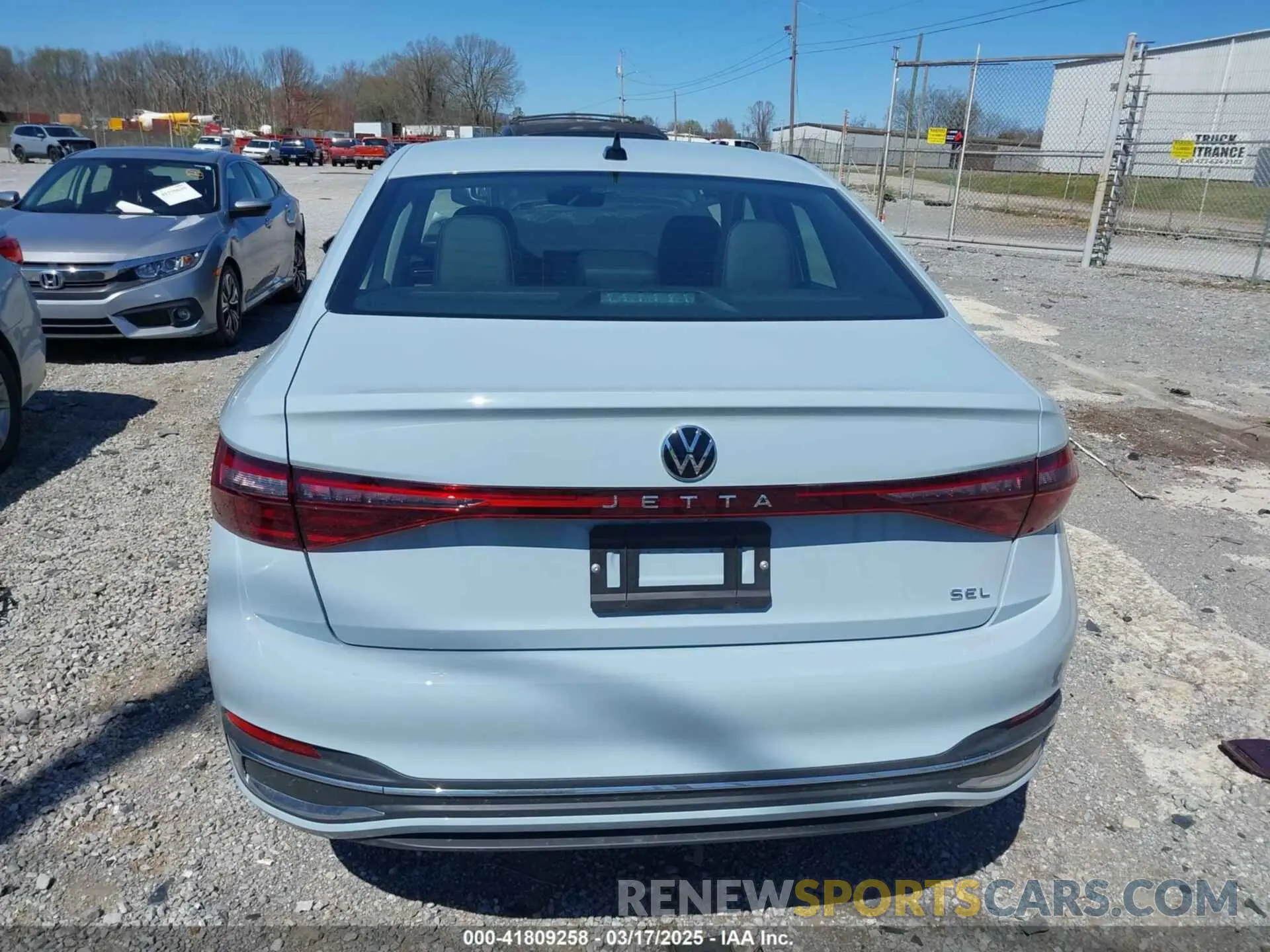 15 fotografías del automóvil dañado 3VWGX7BU7SM027602 VOLKSWAGEN JETTA 2025