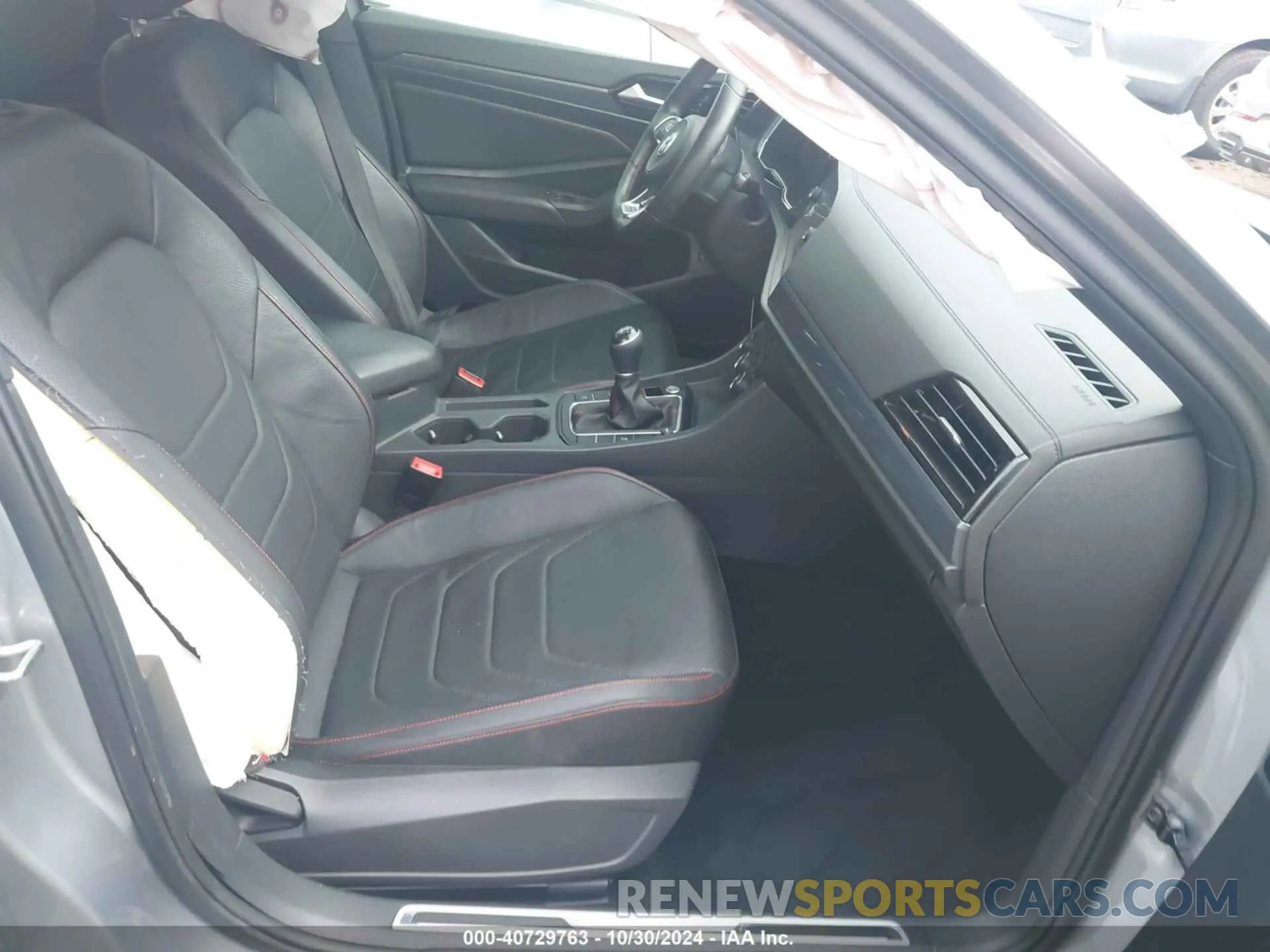 5 fotografías del automóvil dañado 3VW5T7BU4KM165083 VOLKSWAGEN JETTA GLI 2019