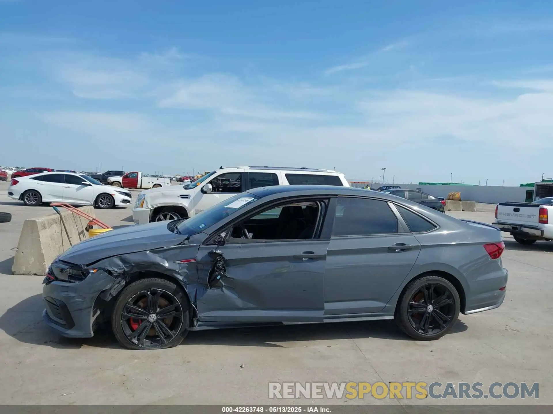 14 fotografías del automóvil dañado 3VW6T7BU0LM047800 VOLKSWAGEN JETTA GLI 2020