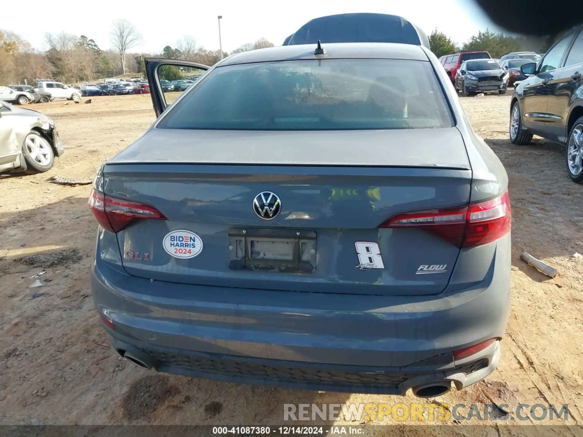 16 fotografías del automóvil dañado 3VW1T7BU5PM015795 VOLKSWAGEN JETTA GLI 2023