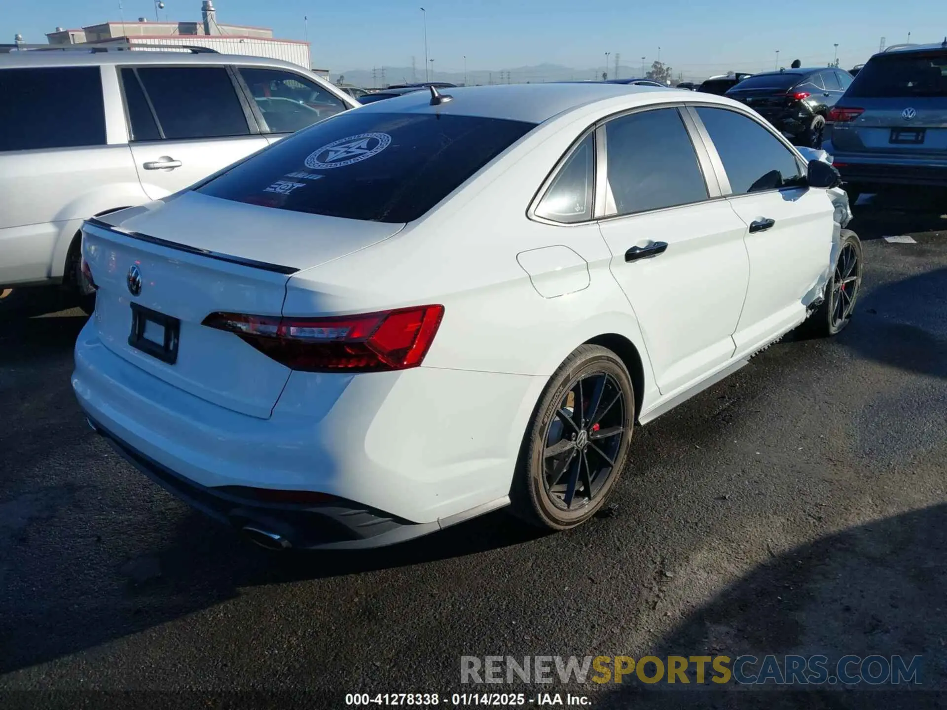 4 fotografías del automóvil dañado 3VW8T7BU1RM036855 VOLKSWAGEN JETTA GLI 2024