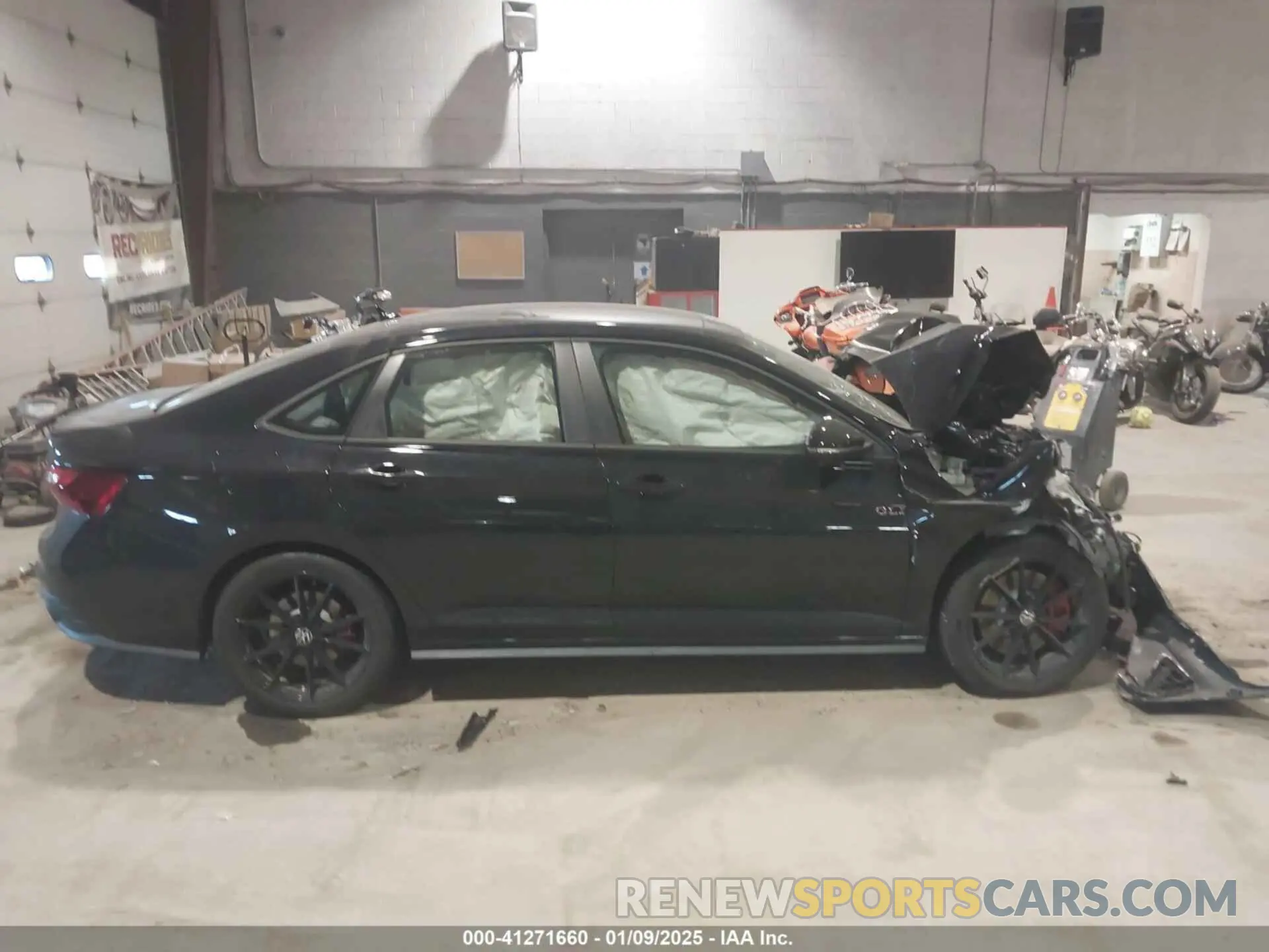 14 fotografías del automóvil dañado 3VW2T7BU5SM021237 VOLKSWAGEN JETTA GLI 2025