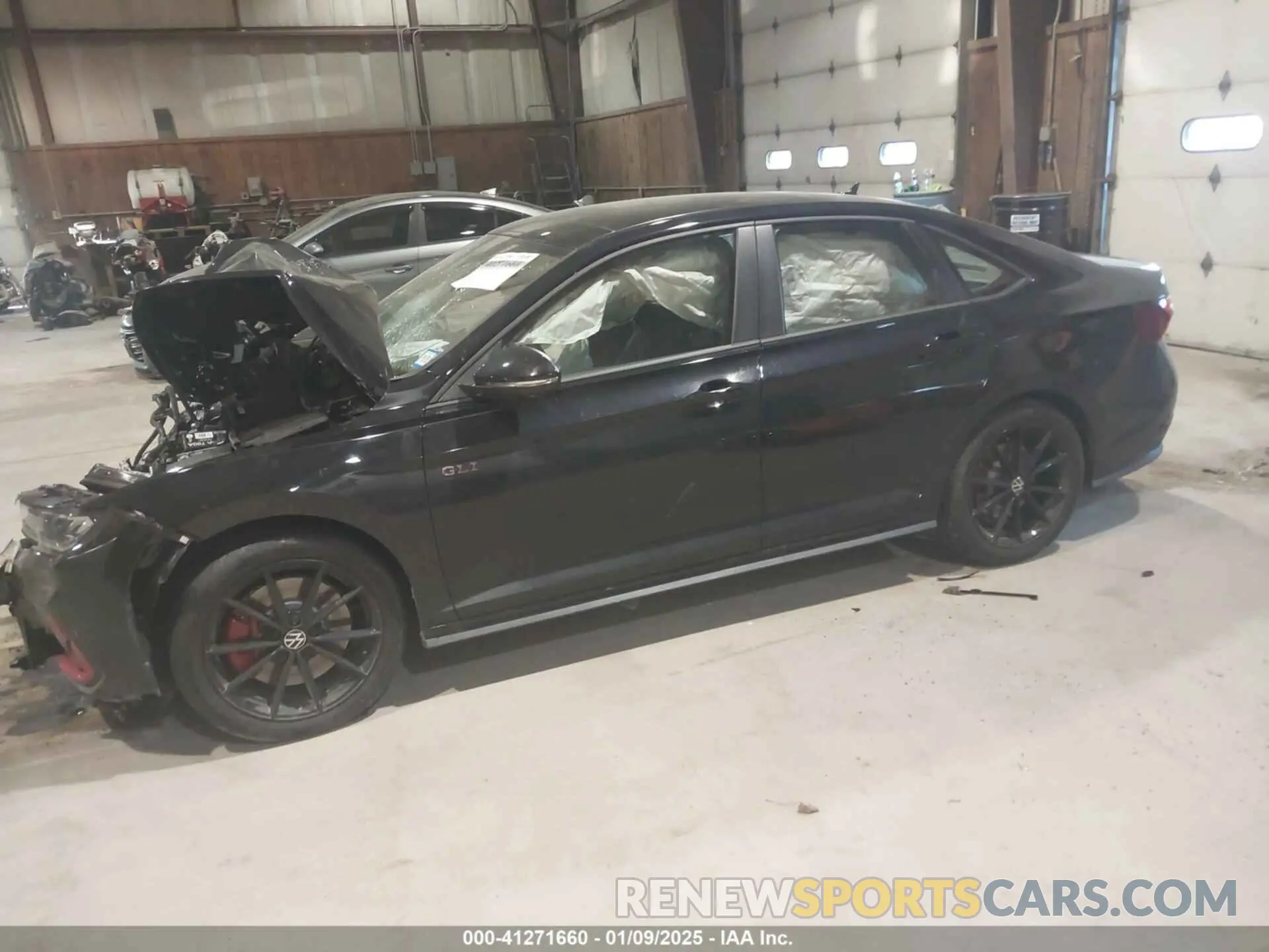 2 fotografías del automóvil dañado 3VW2T7BU5SM021237 VOLKSWAGEN JETTA GLI 2025