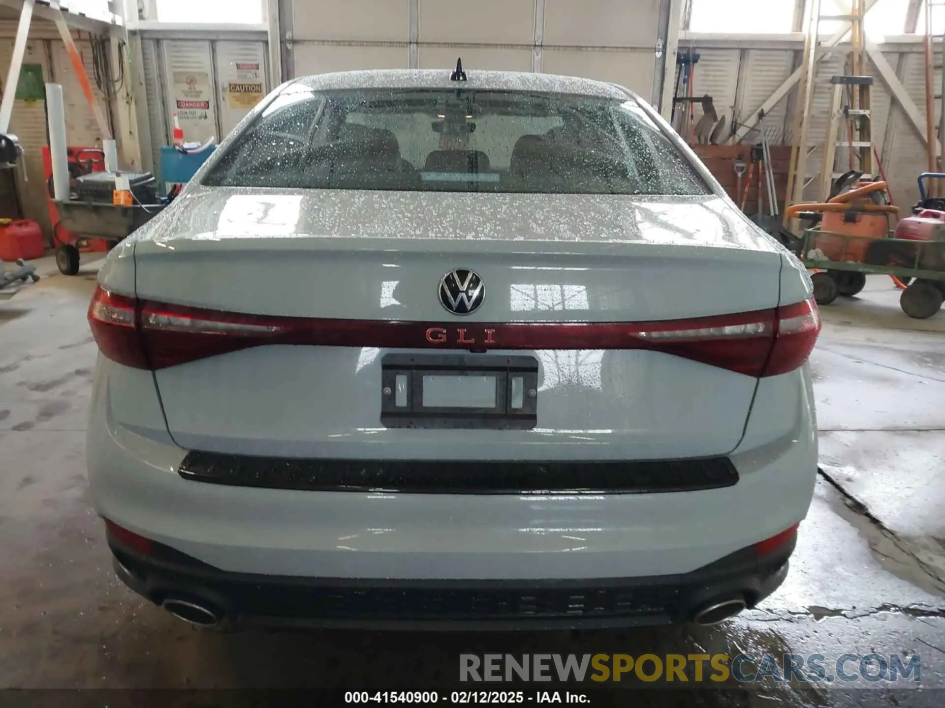 16 fotografías del automóvil dañado 3VW2T7BUXSM033304 VOLKSWAGEN JETTA GLI 2025