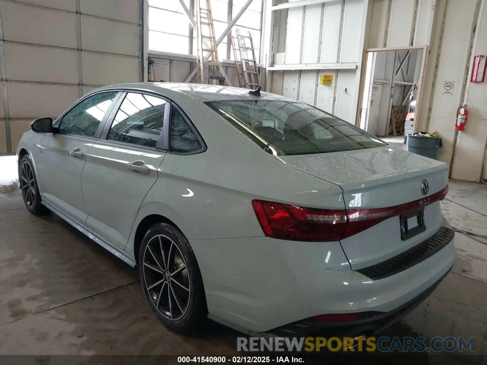 3 fotografías del automóvil dañado 3VW2T7BUXSM033304 VOLKSWAGEN JETTA GLI 2025