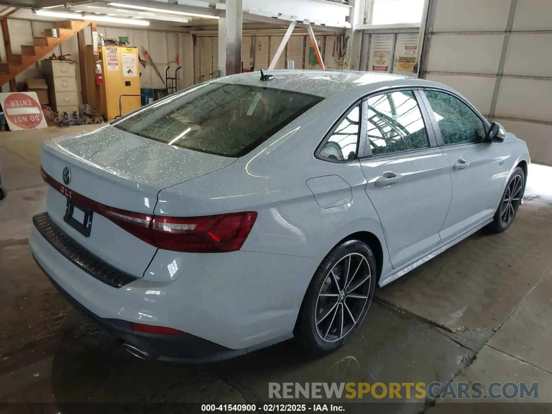 4 fotografías del automóvil dañado 3VW2T7BUXSM033304 VOLKSWAGEN JETTA GLI 2025