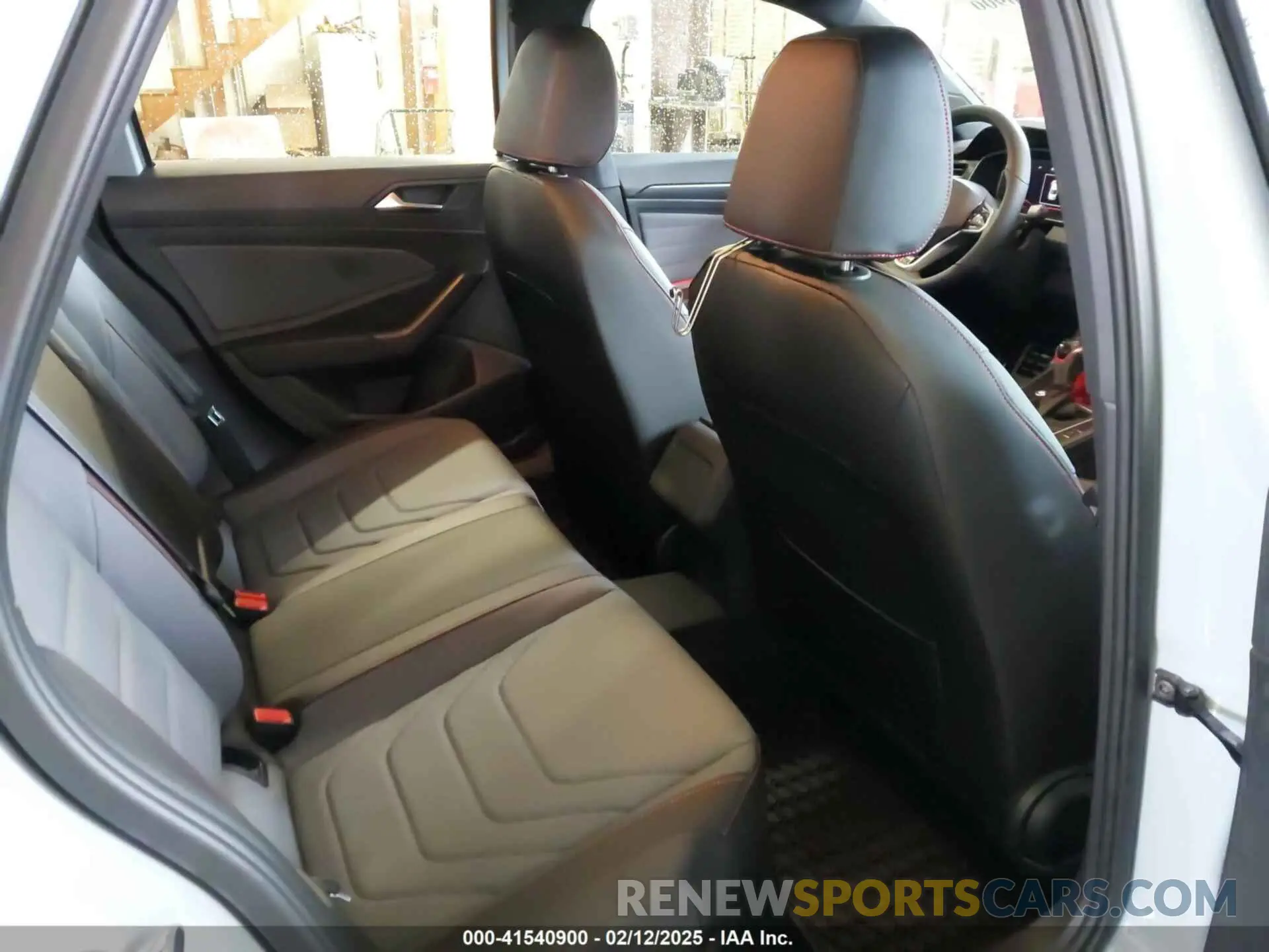 8 fotografías del automóvil dañado 3VW2T7BUXSM033304 VOLKSWAGEN JETTA GLI 2025