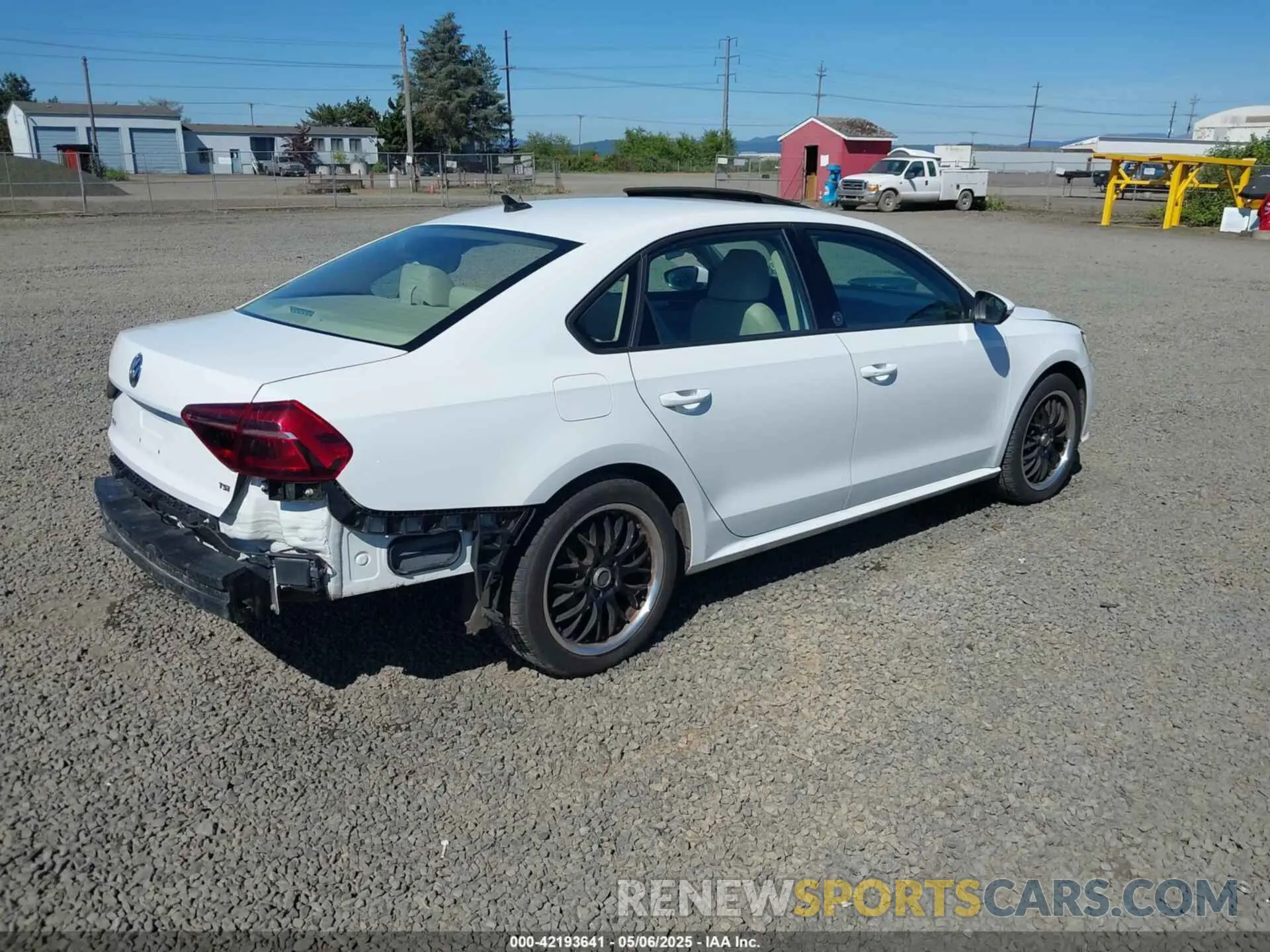 4 fotografías del automóvil dañado 1VWLA7A30KC000915 VOLKSWAGEN PASSAT 2019
