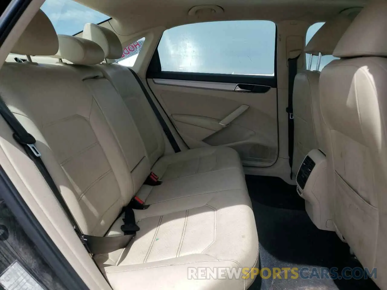 10 fotografías del automóvil dañado 1VWLA7A30KC014166 VOLKSWAGEN PASSAT 2019