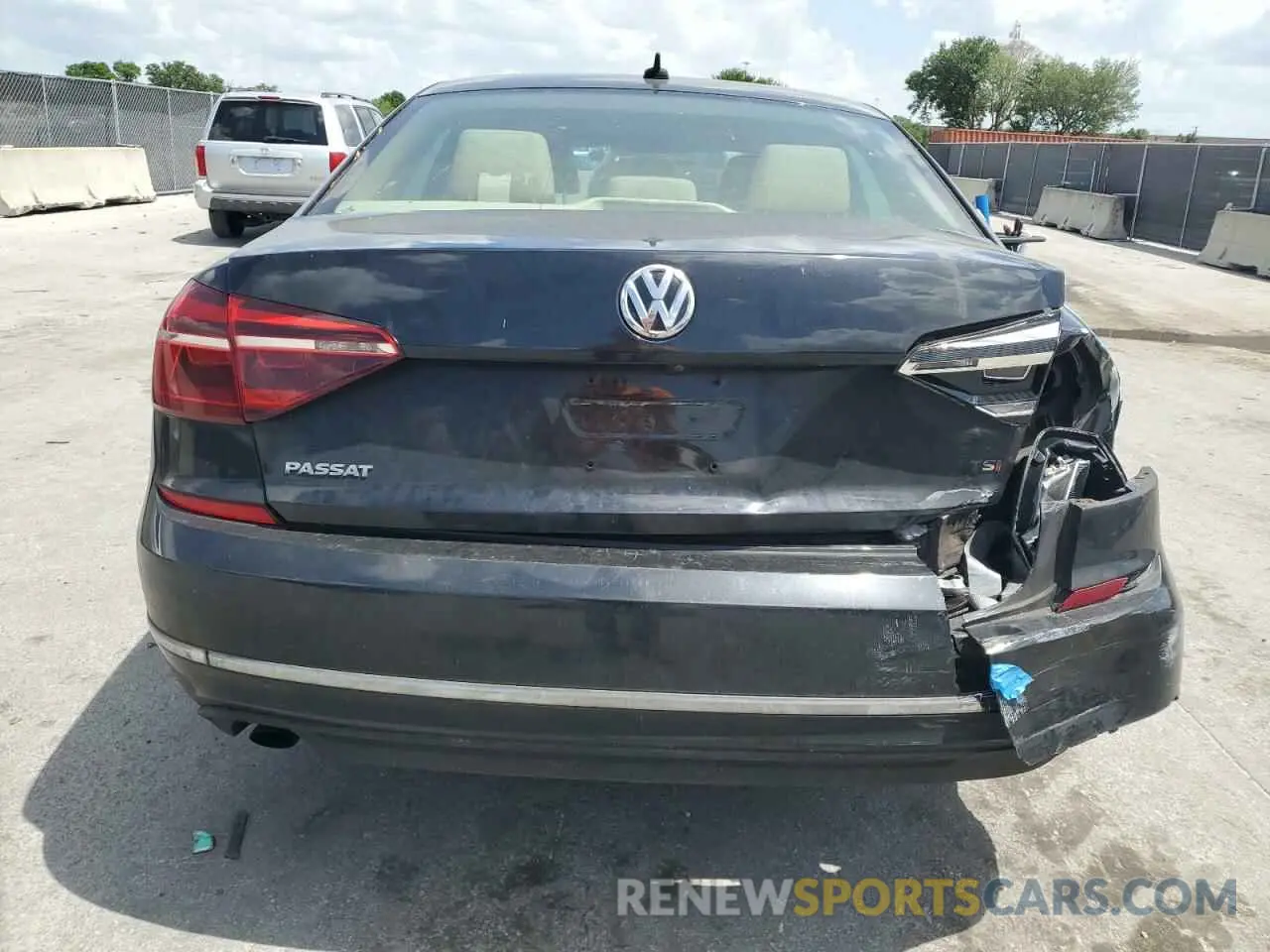 6 fotografías del automóvil dañado 1VWLA7A30KC014166 VOLKSWAGEN PASSAT 2019