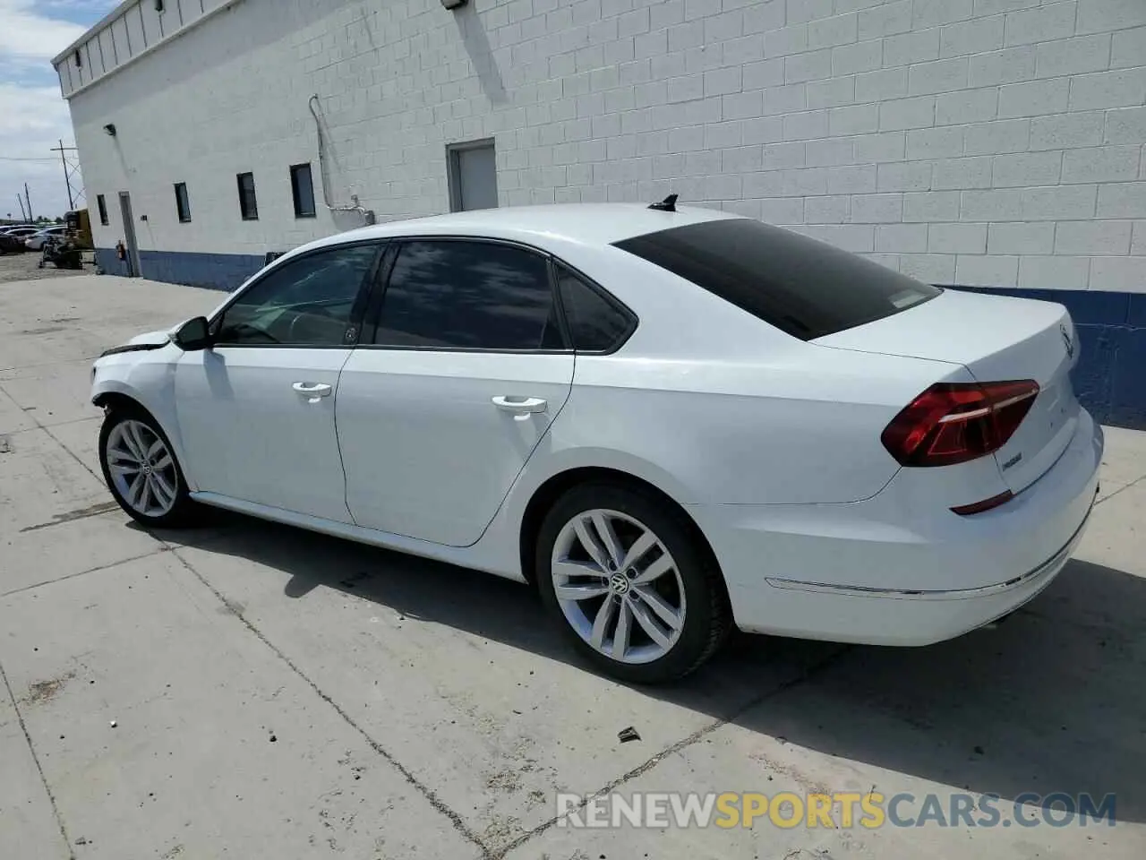 2 fotografías del automóvil dañado 1VWLA7A31KC007064 VOLKSWAGEN PASSAT 2019