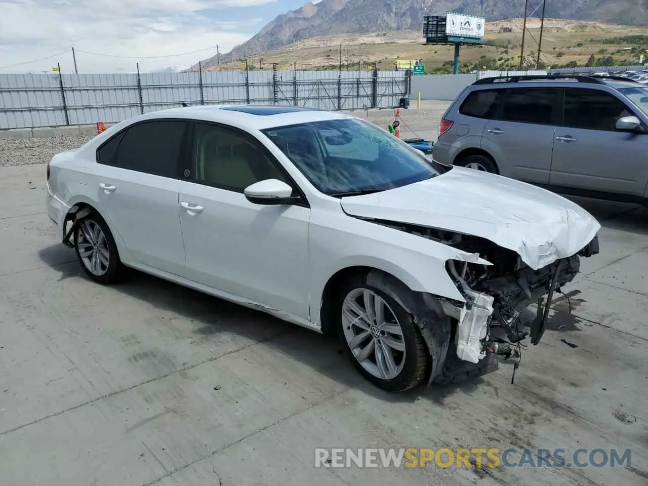 4 fotografías del automóvil dañado 1VWLA7A31KC007064 VOLKSWAGEN PASSAT 2019