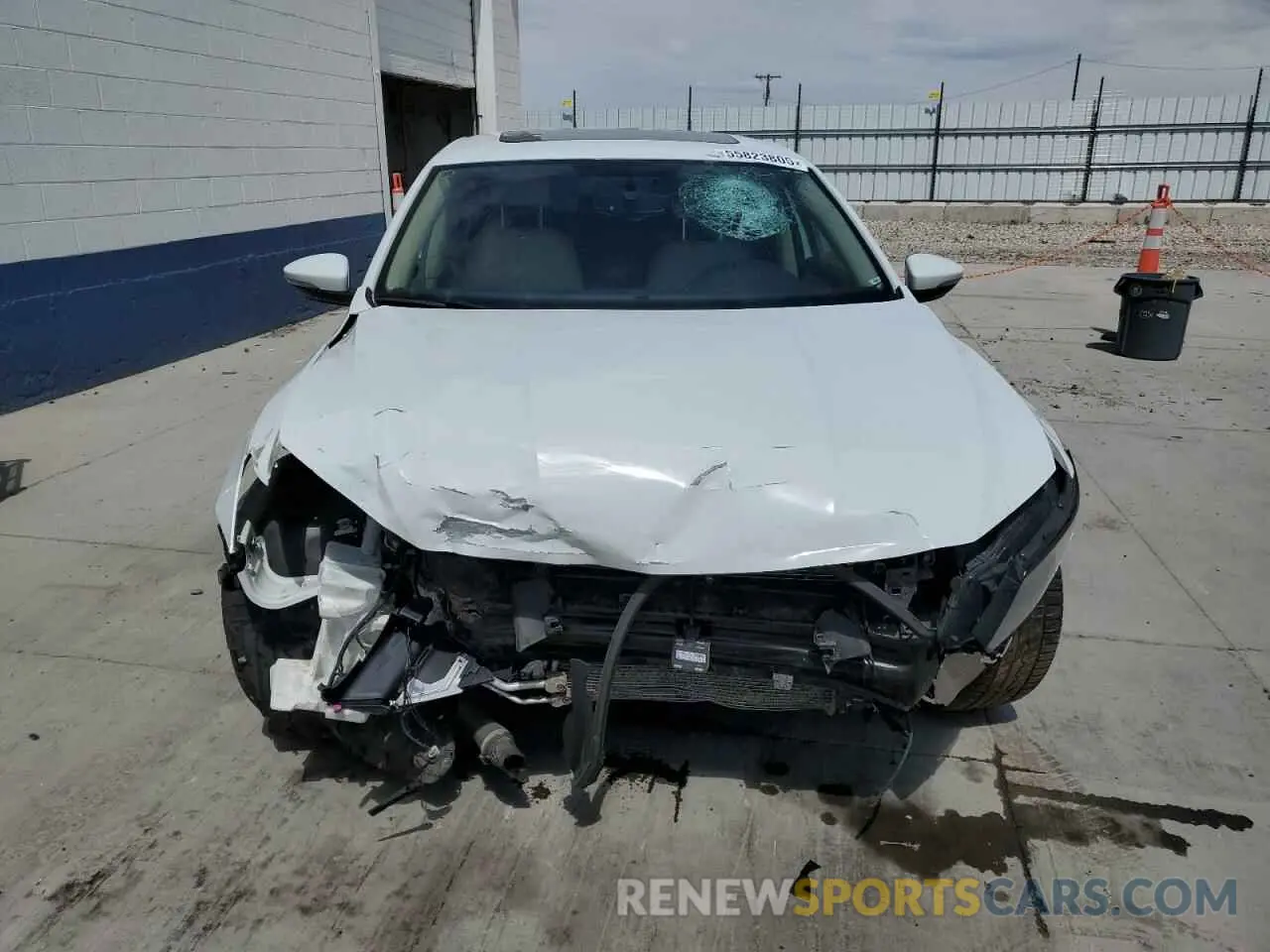 5 fotografías del automóvil dañado 1VWLA7A31KC007064 VOLKSWAGEN PASSAT 2019